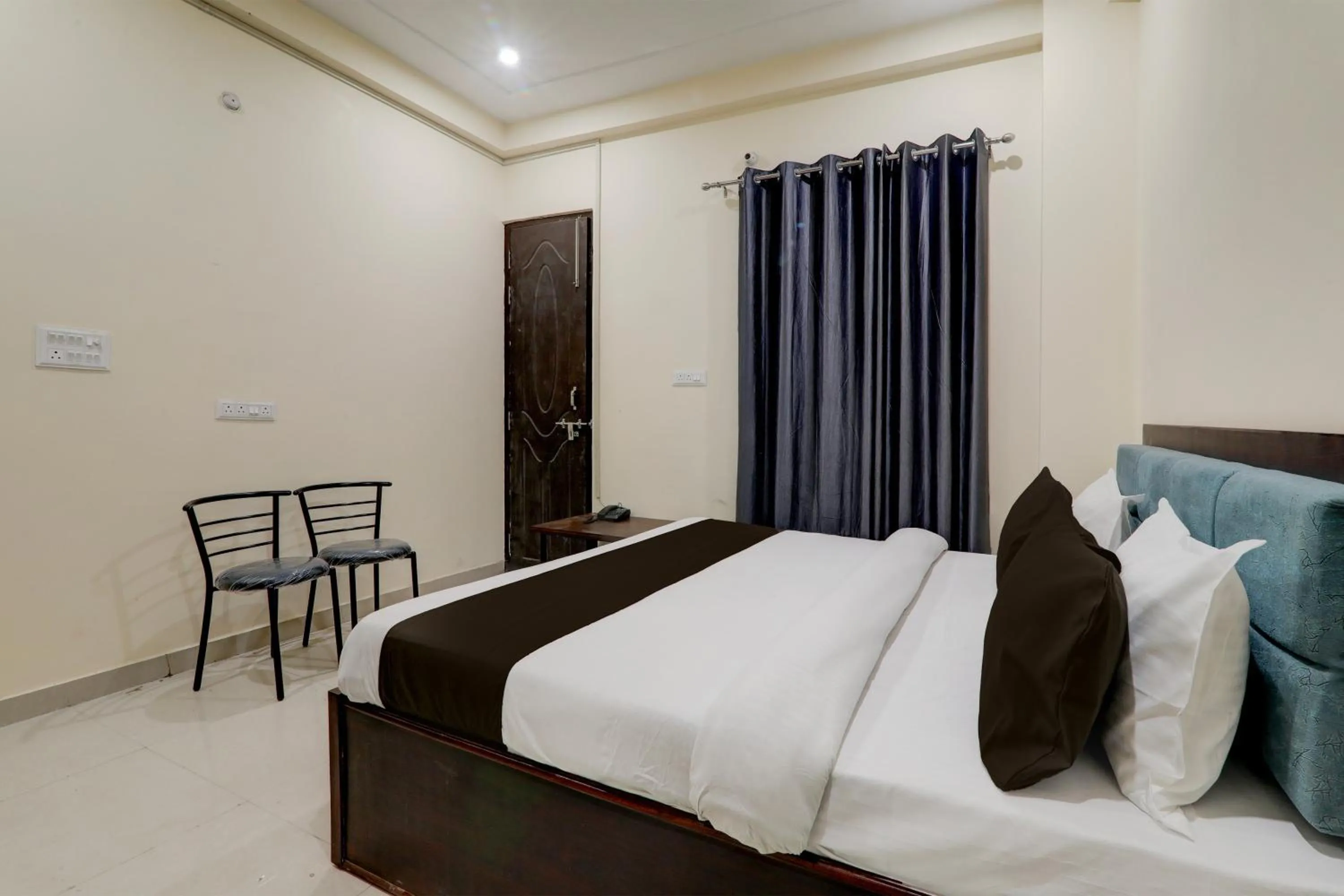 Hotel supreme stay Jaipur international airport jagatpura chawpaty