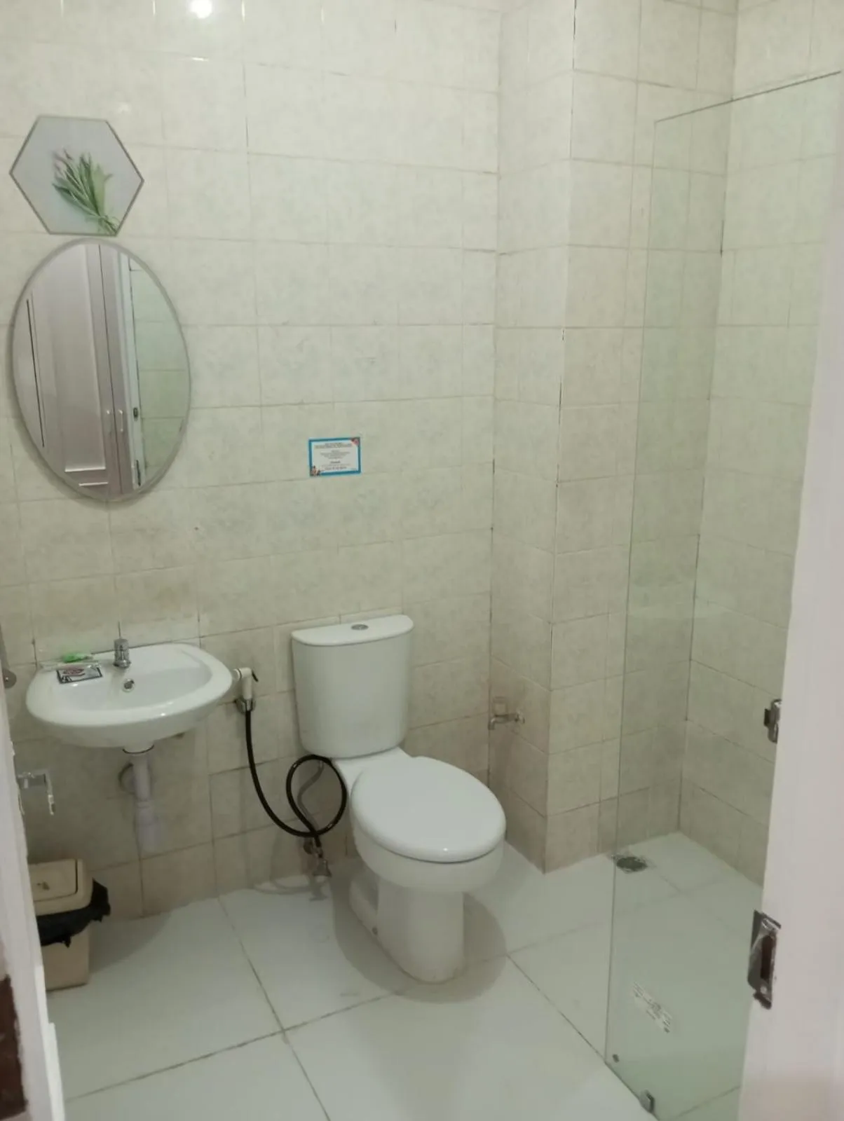 Toilet in Hotel Bumi Kitri