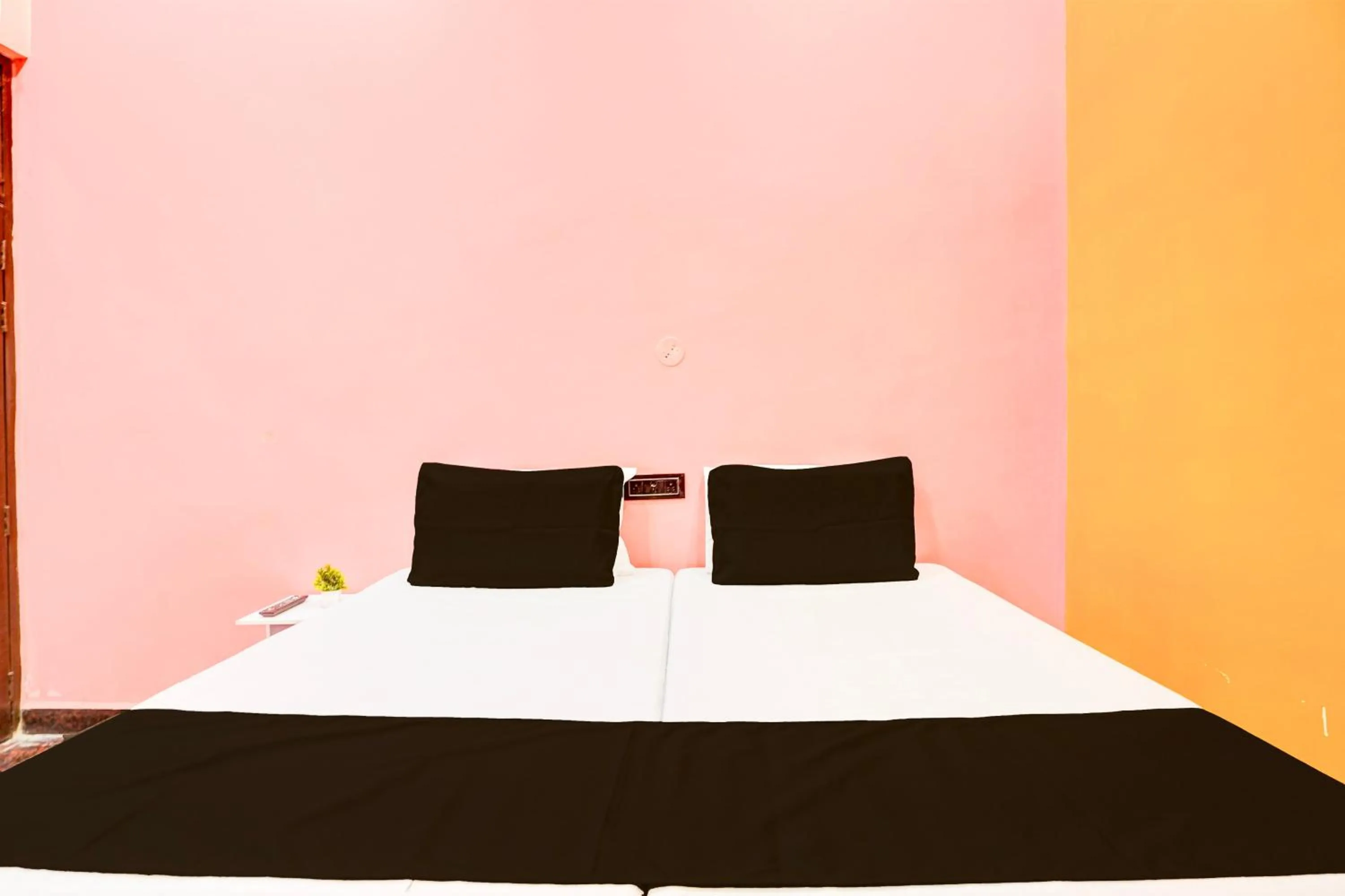 Bedroom, Bed in Hotel O HALDIRAMA HOTEL AND RESTAURANT