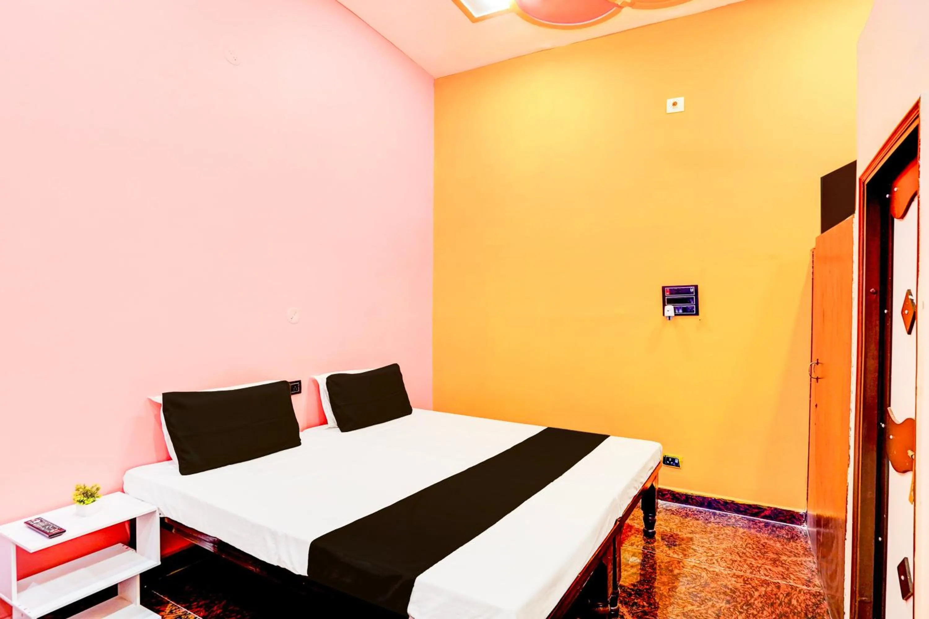 Bedroom, Bed in Hotel O HALDIRAMA HOTEL AND RESTAURANT