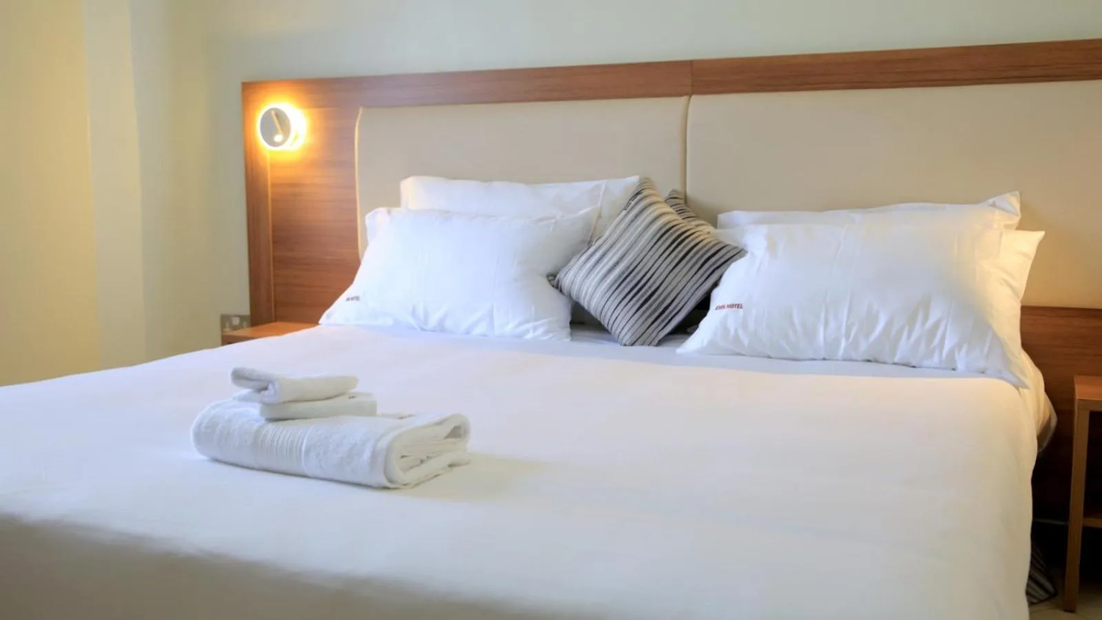 Bedroom, Bed in ENN Business Hotel