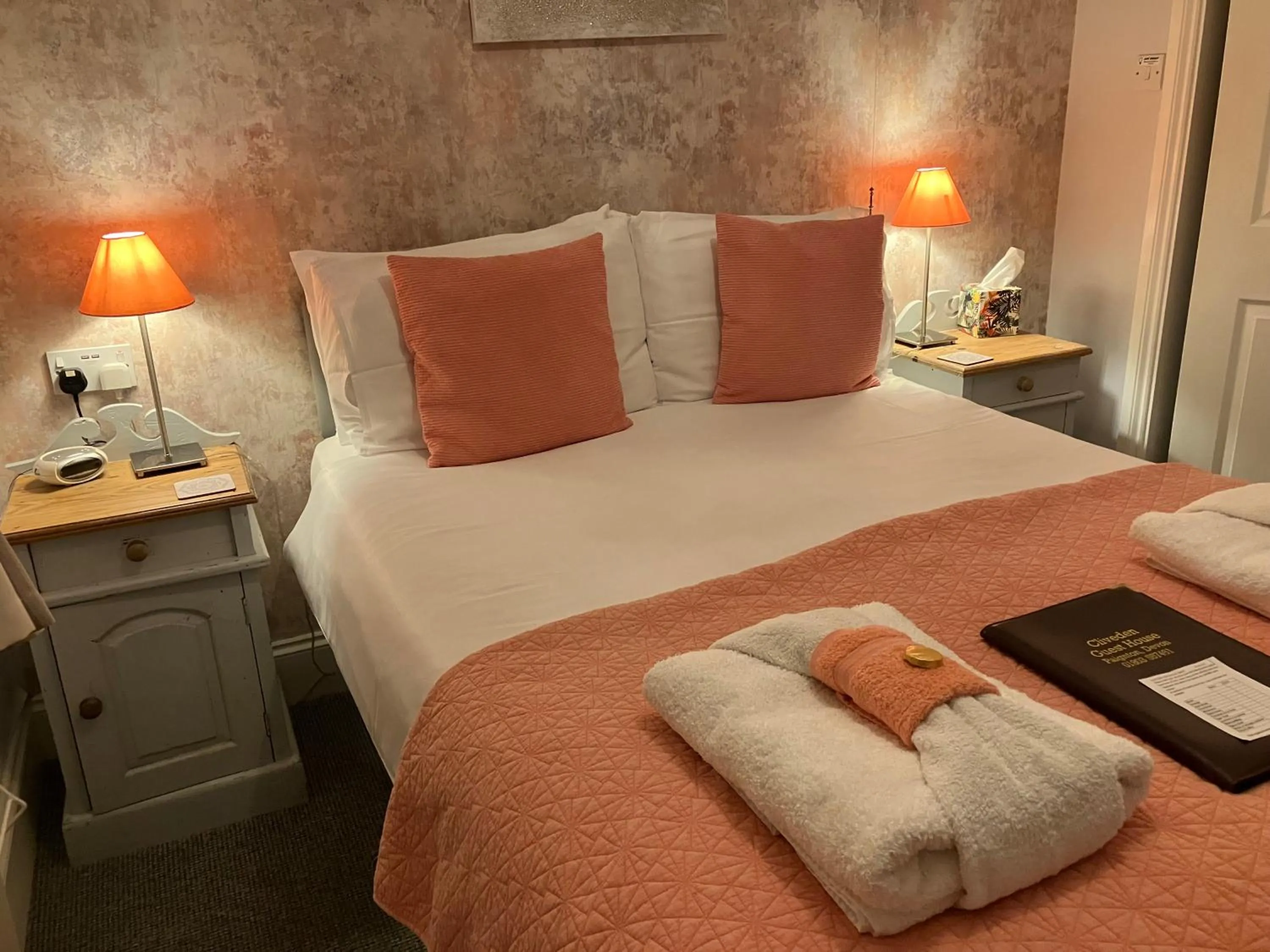 Bed in Cliveden Guest House