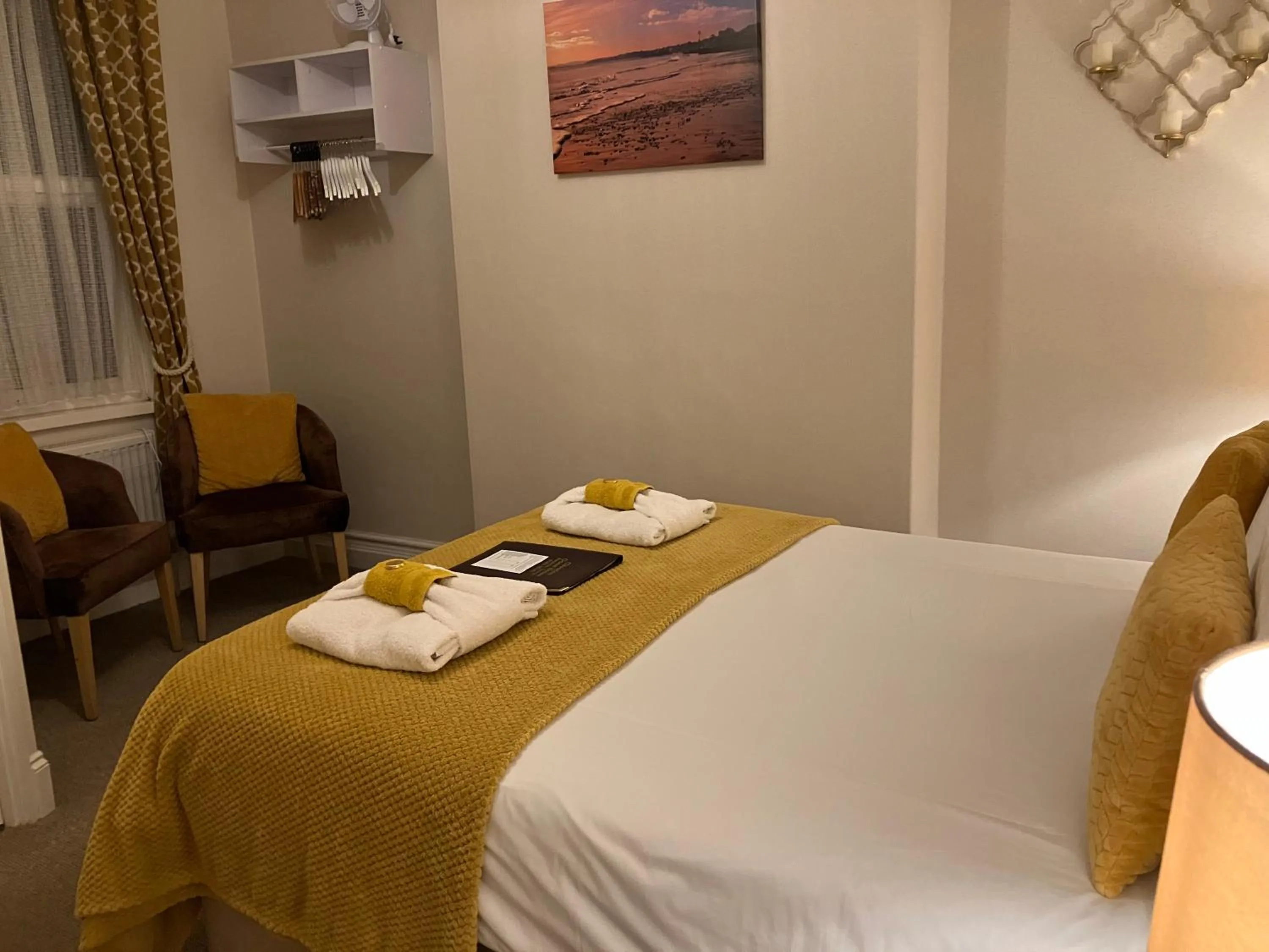 Bed in Cliveden Guest House