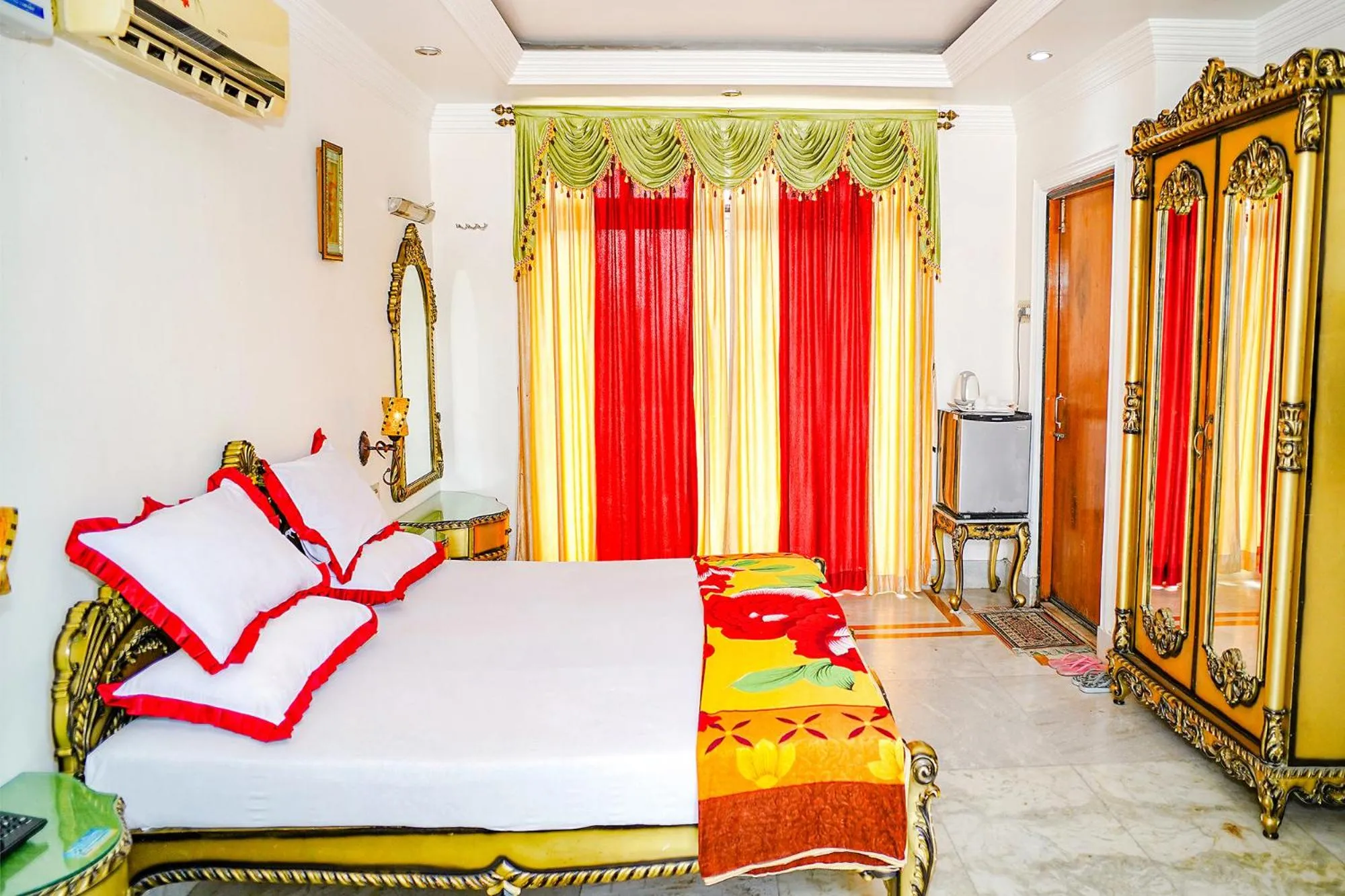 Bed in FabHotel Prime Indeedcare Resort - 500m from Bakkhali Sea Beach