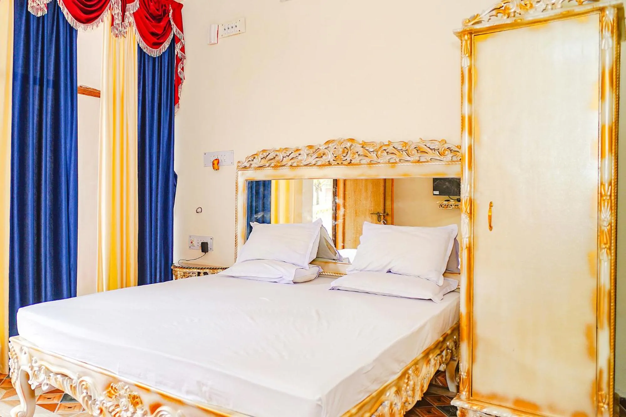 Bed in FabHotel Prime Indeedcare Resort - 500m from Bakkhali Sea Beach