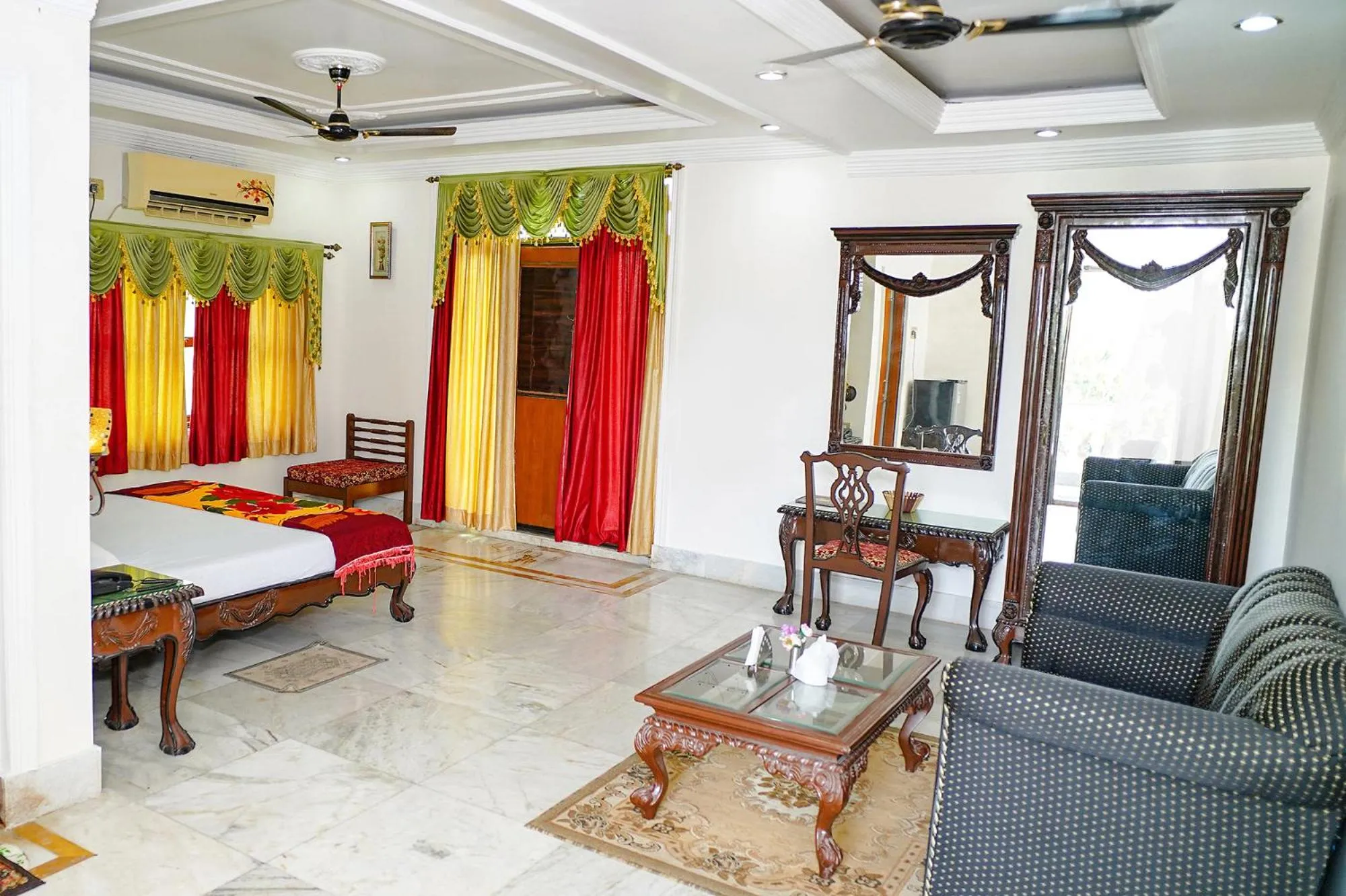 Bed in FabHotel Prime Indeedcare Resort - 500m from Bakkhali Sea Beach