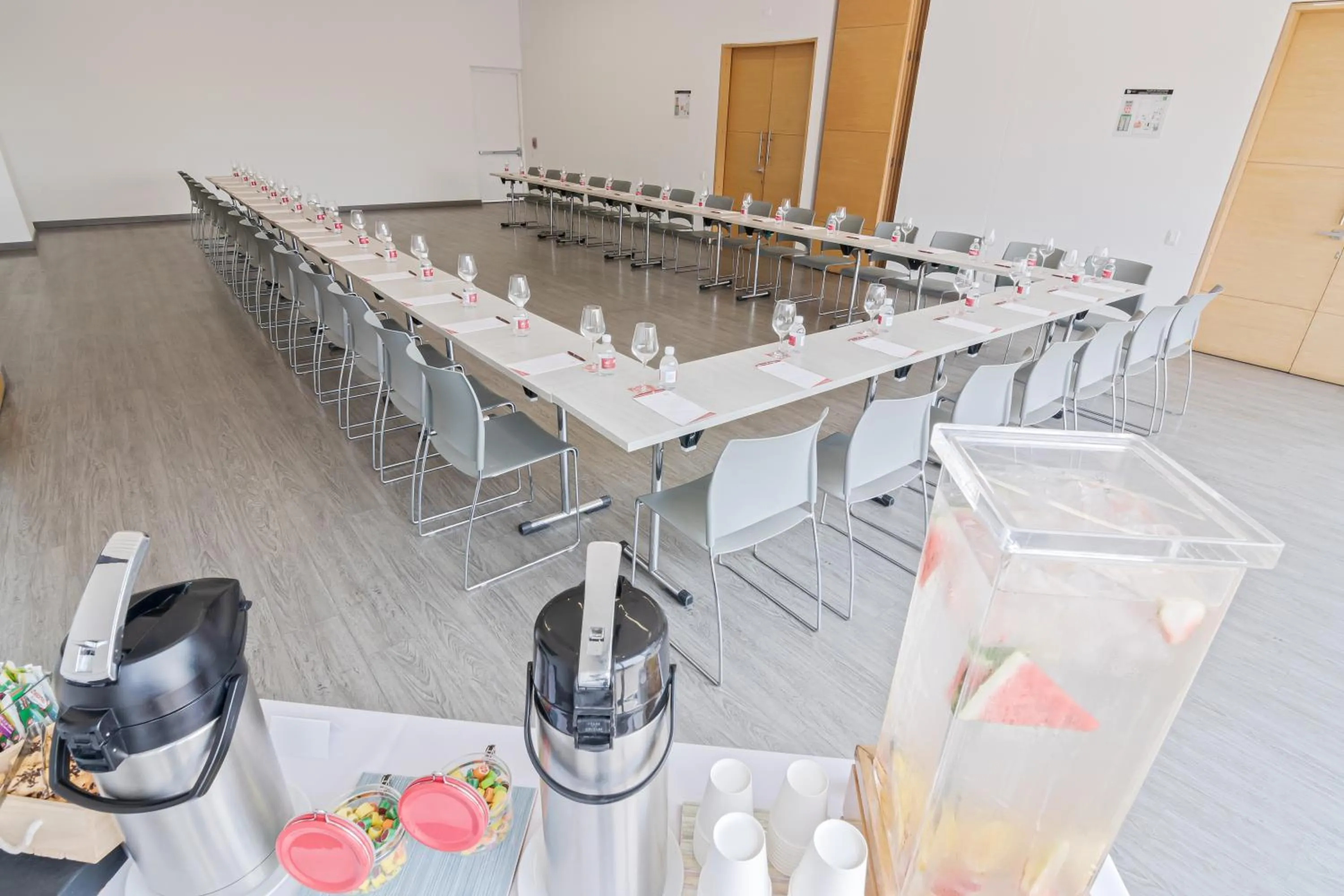 Meeting/conference room in GHL Style Yopal