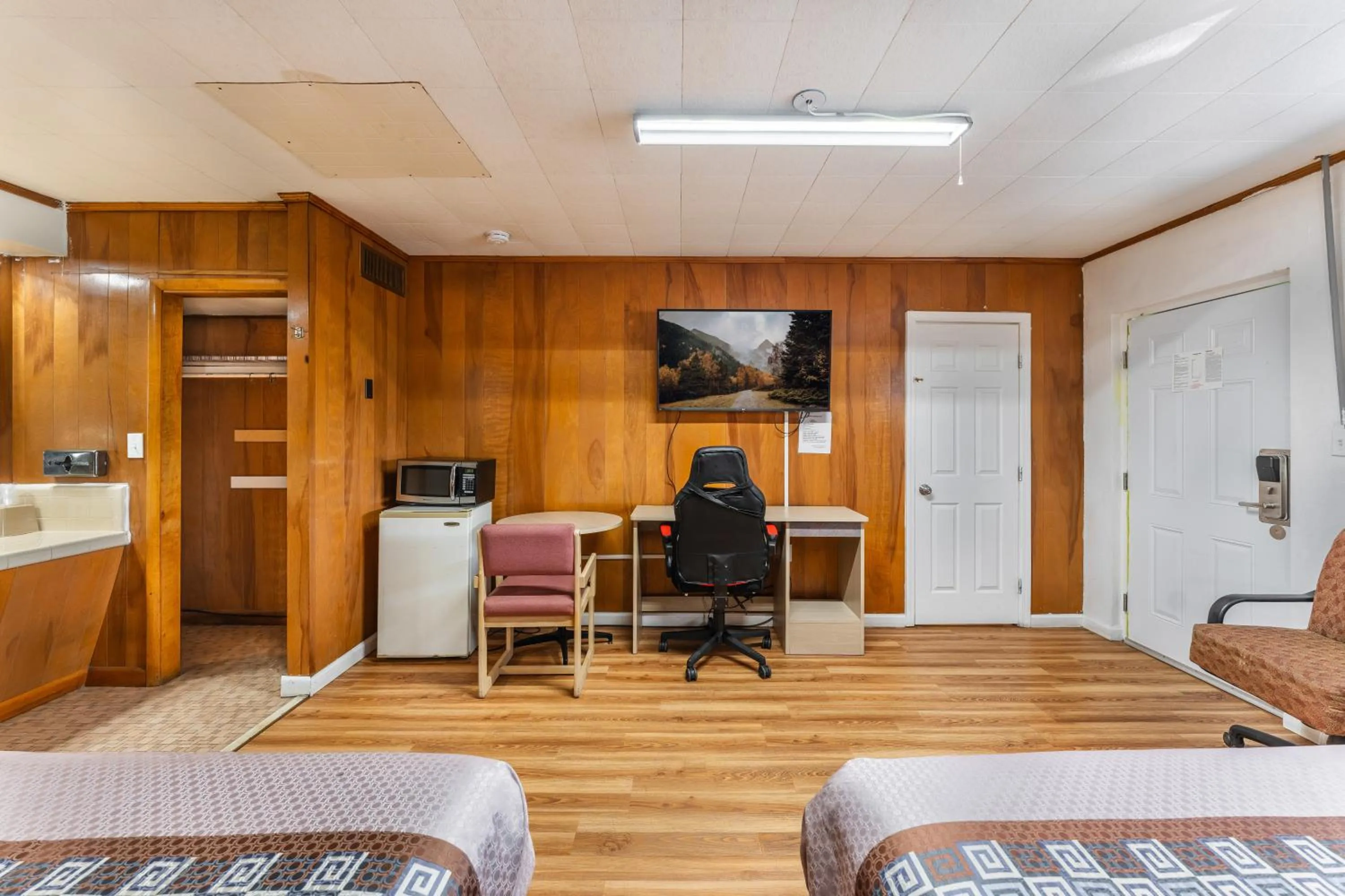 Photo of the whole room, Bed in Budget Inn Pulaski
