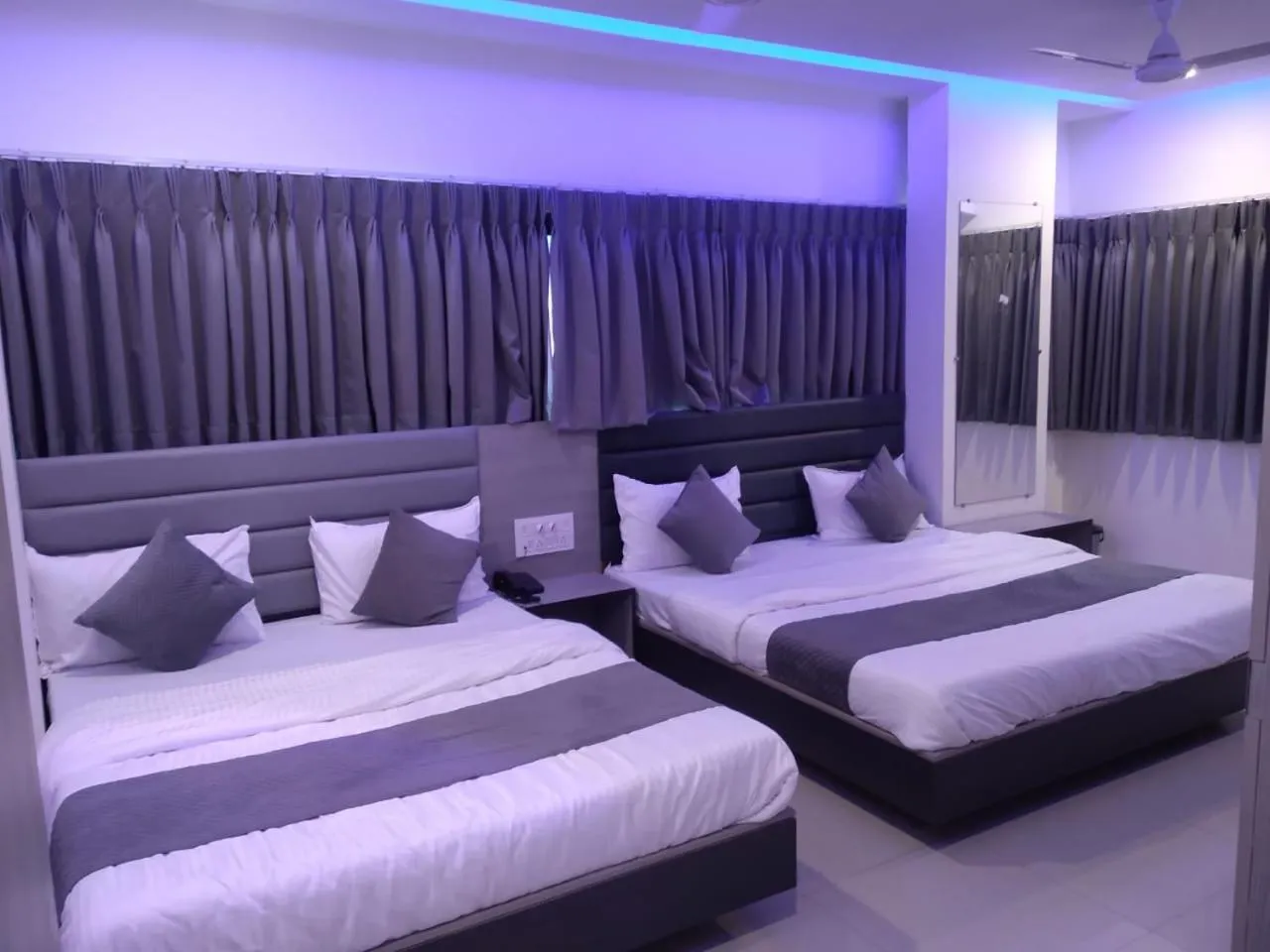 Property building, Bed in Hotel Selfie Inn