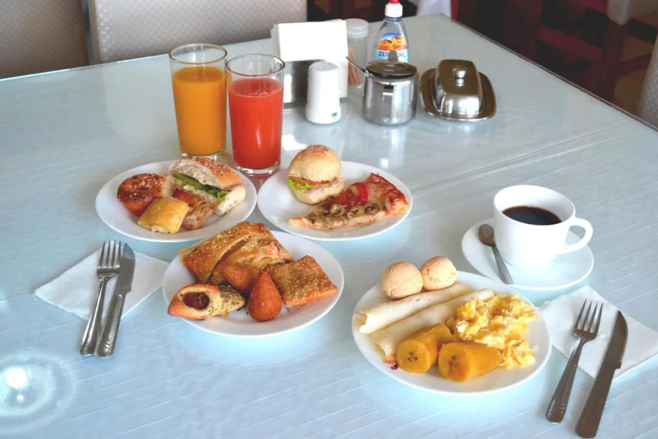 Food and drinks in Faixa Hotel