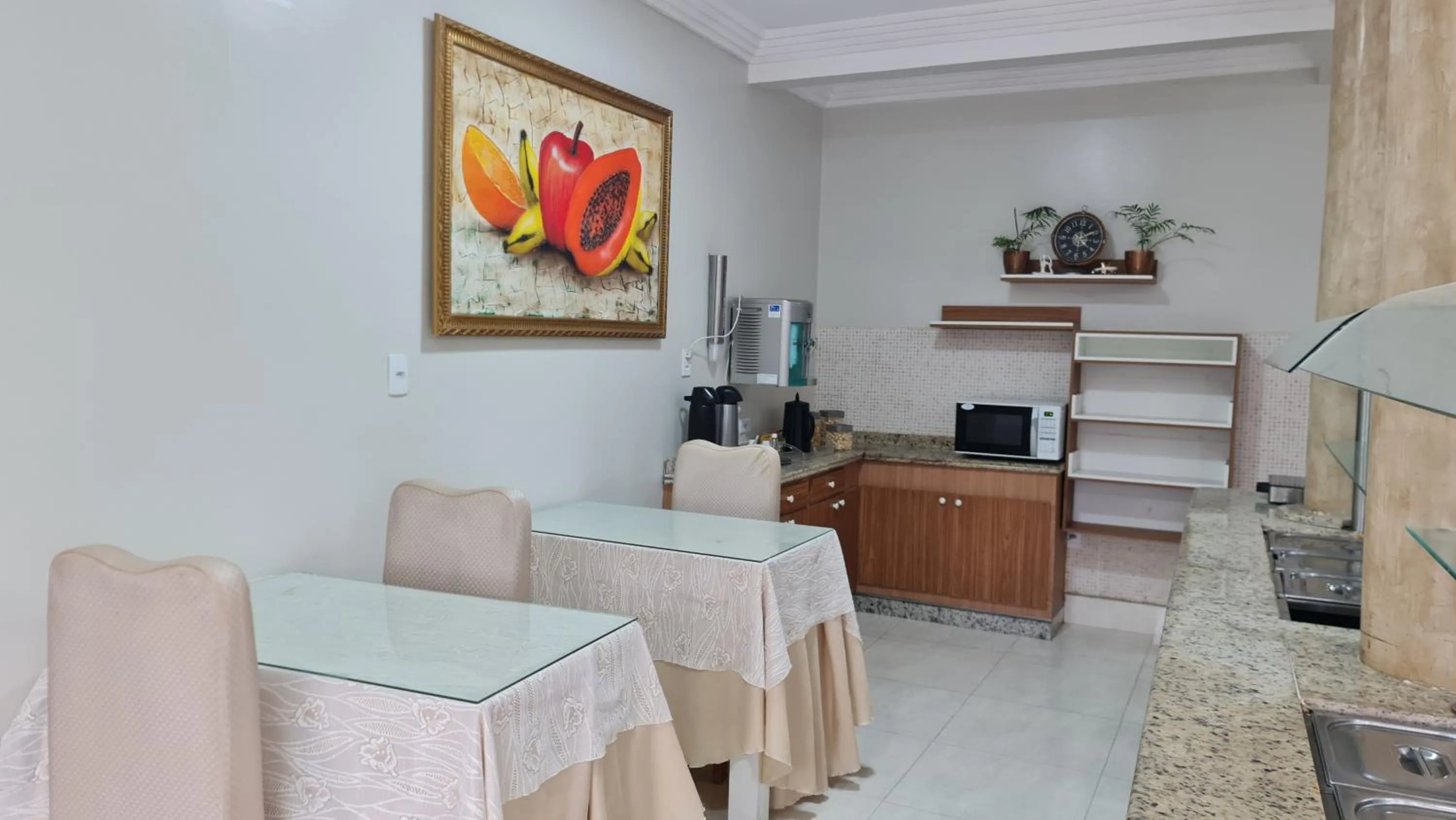 Dining area in Faixa Hotel