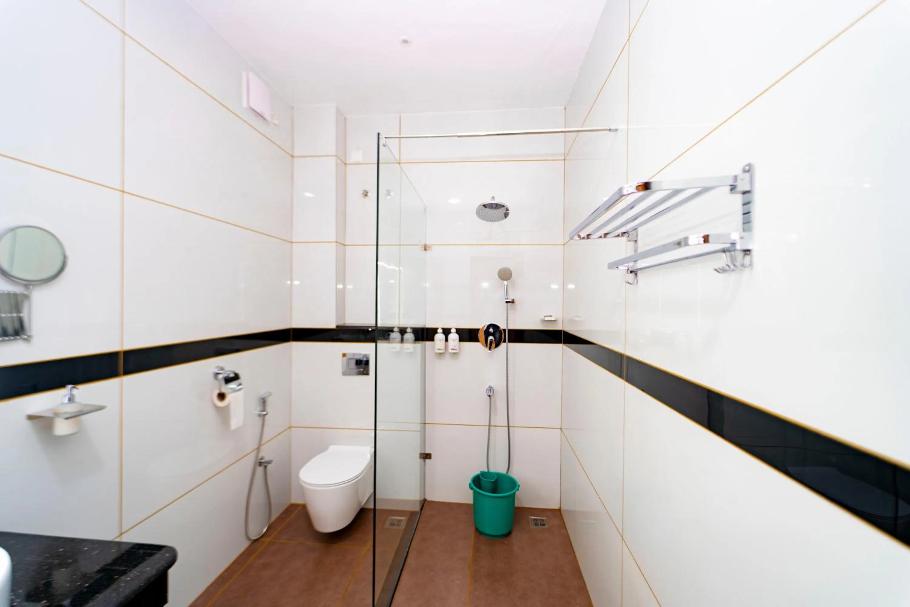 Shower in Skylar Seaview Beach Resort & Ayurveda Varkala