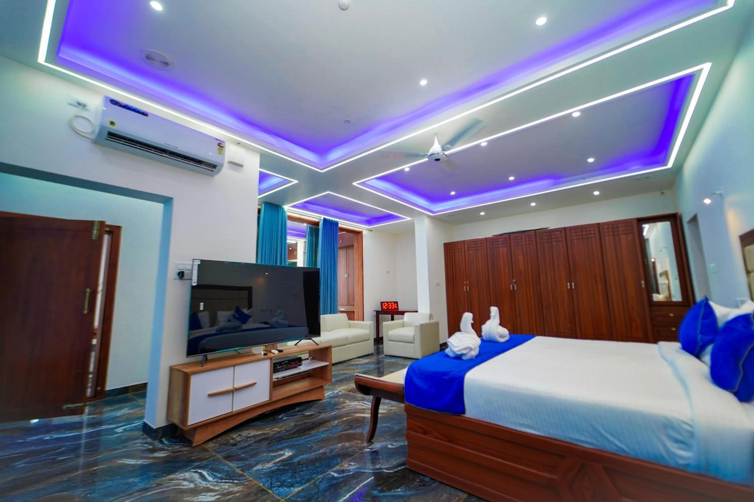 Bed in Skylar Seaview Beach Resort & Ayurveda Varkala