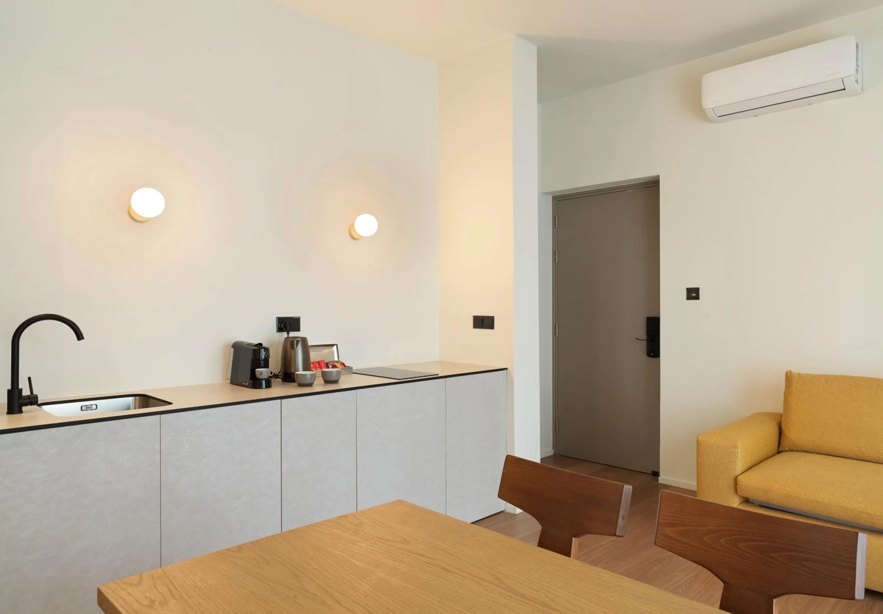 Kitchen or kitchenette in Alinea Market Agora Square