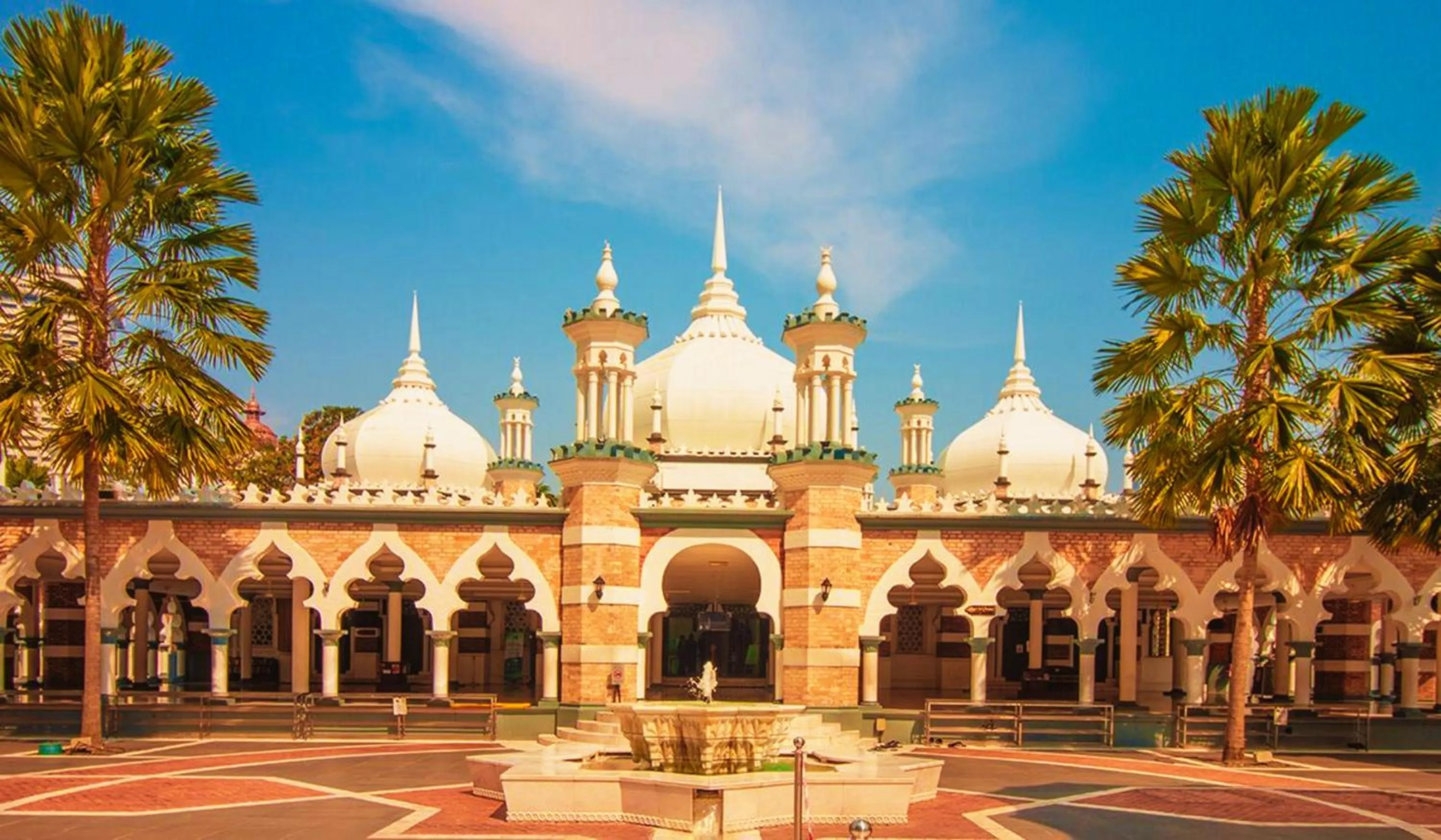 Swing & Pillows - Masjid Jamek Kuala Lumpur