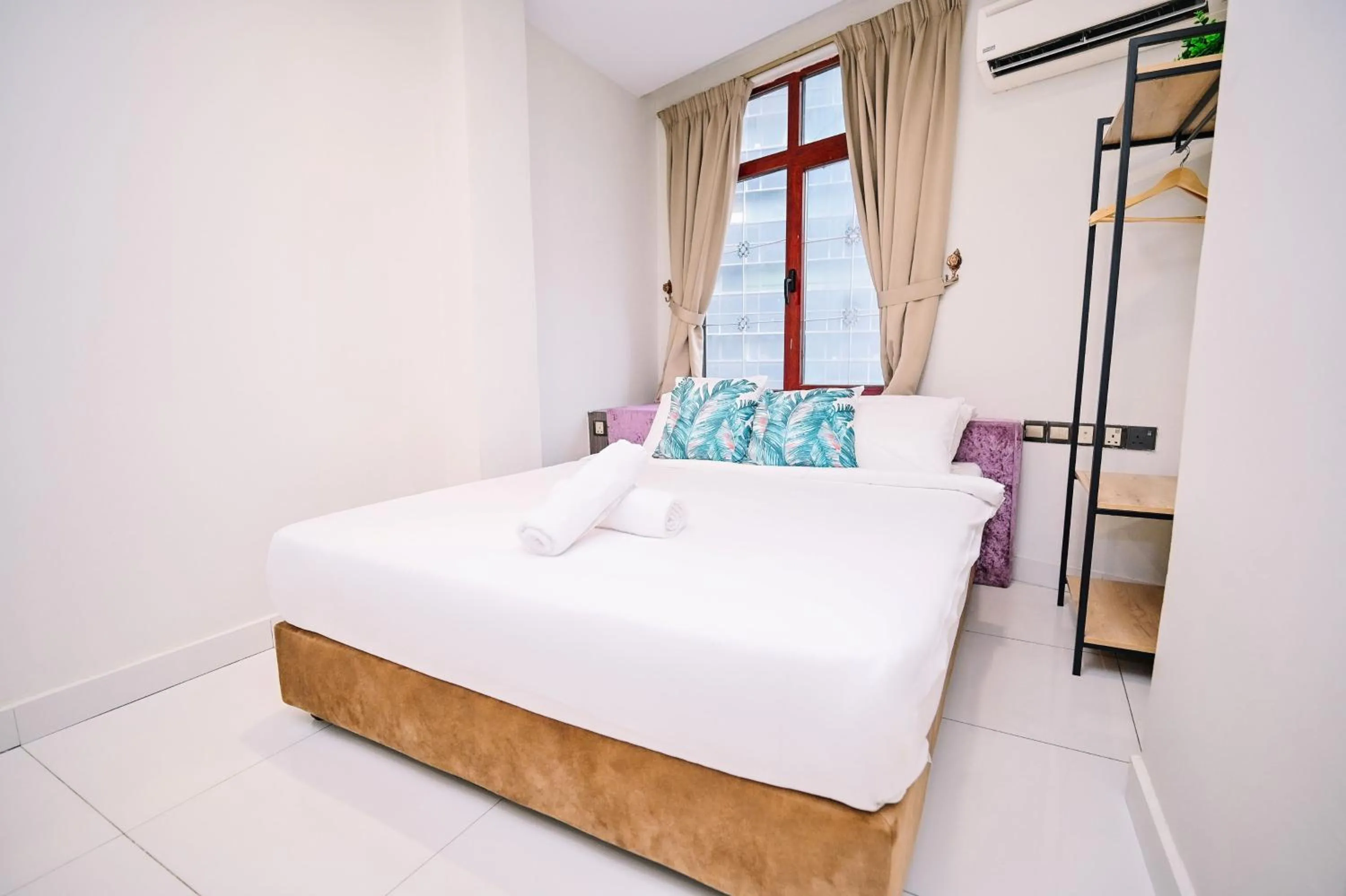 Bed in Swing & Pillows - Masjid Jamek Kuala Lumpur