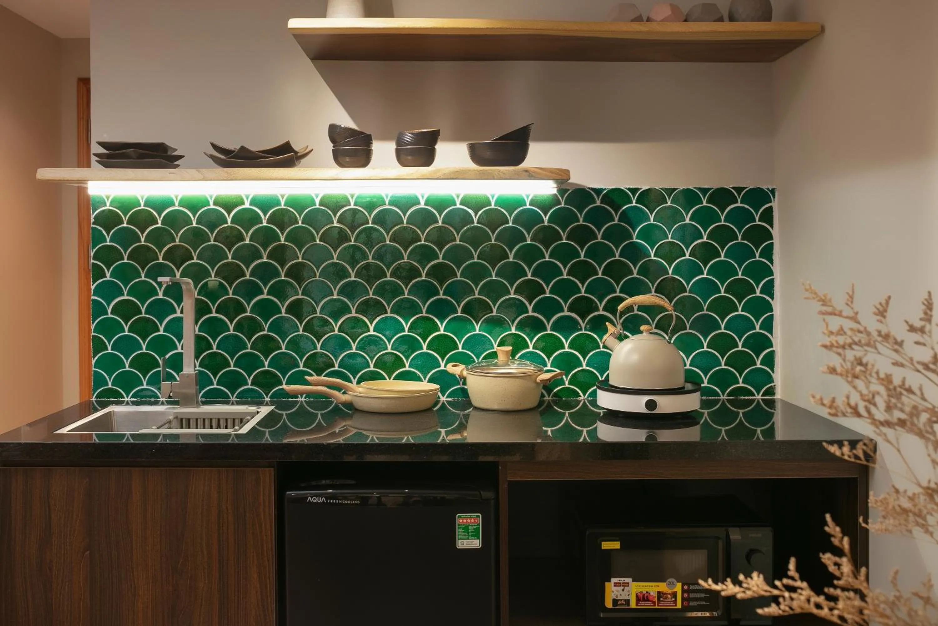 Kitchen or kitchenette in Brilliant Nature Suites & Spa