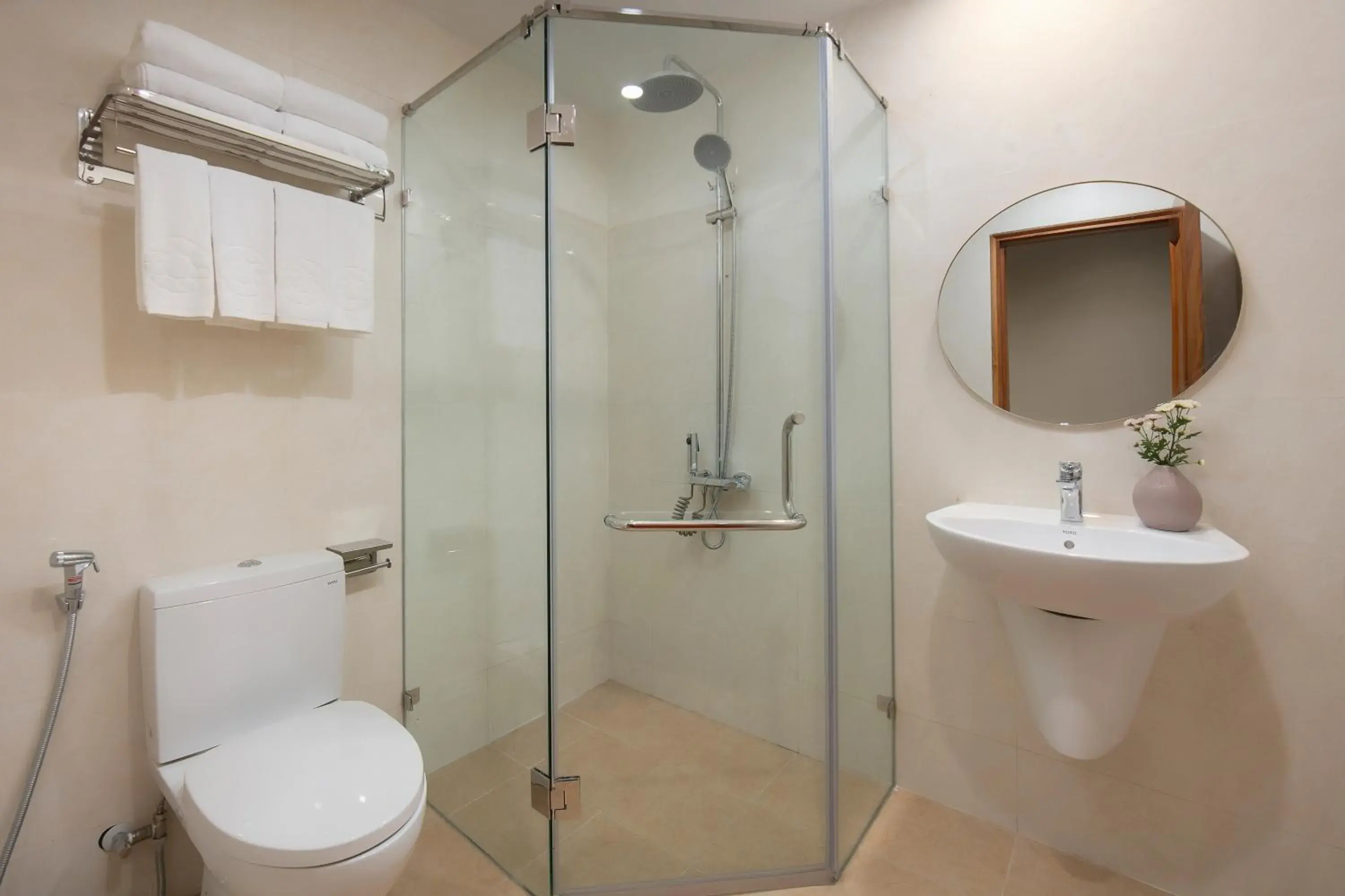 Bathroom in Brilliant Nature Suites & Spa Bathroom in Brilliant Nature Suites & Spa