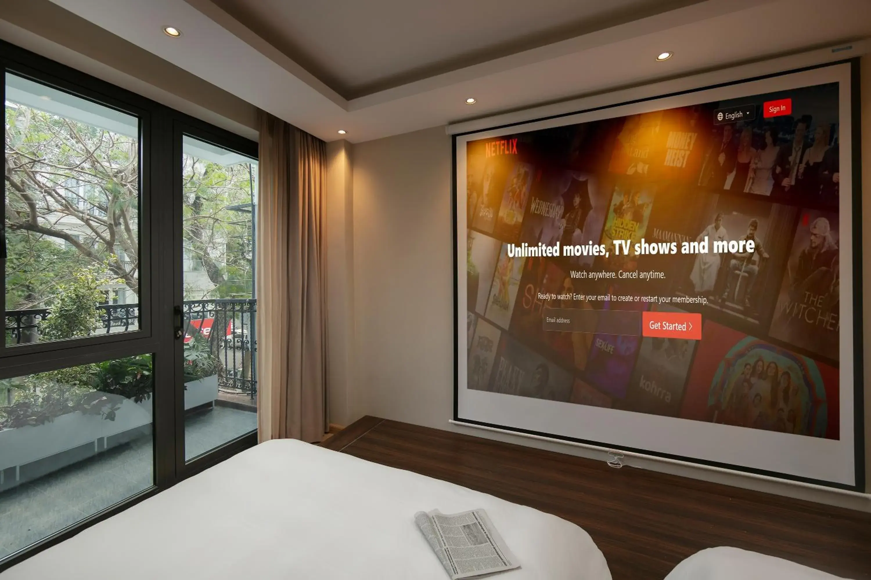 Entertainment, Bed in Brilliant Nature Suites & Spa Entertainment, Bed in Brilliant Nature Suites & Spa