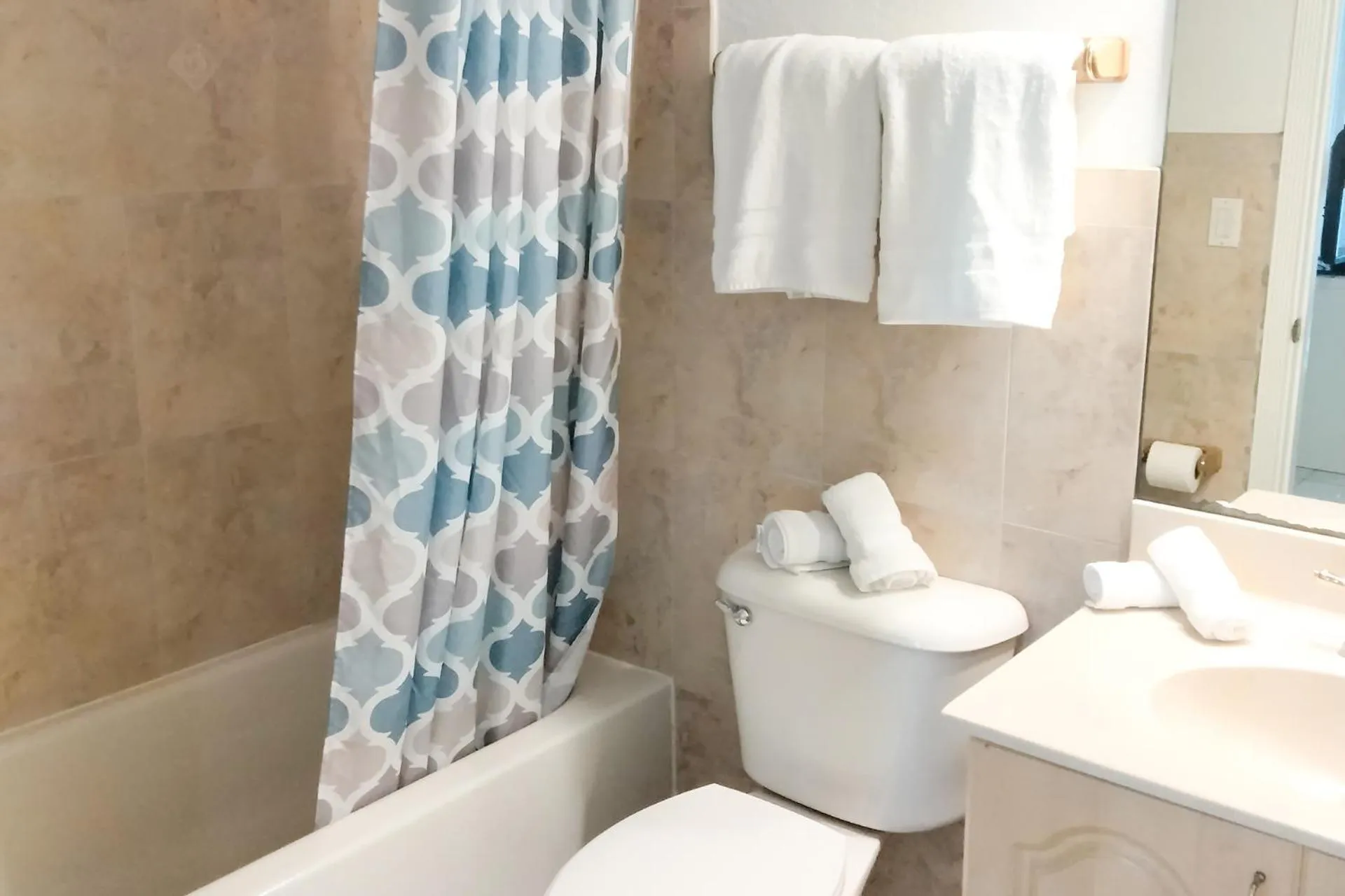 Miami Beach Apartments by MiaRentals