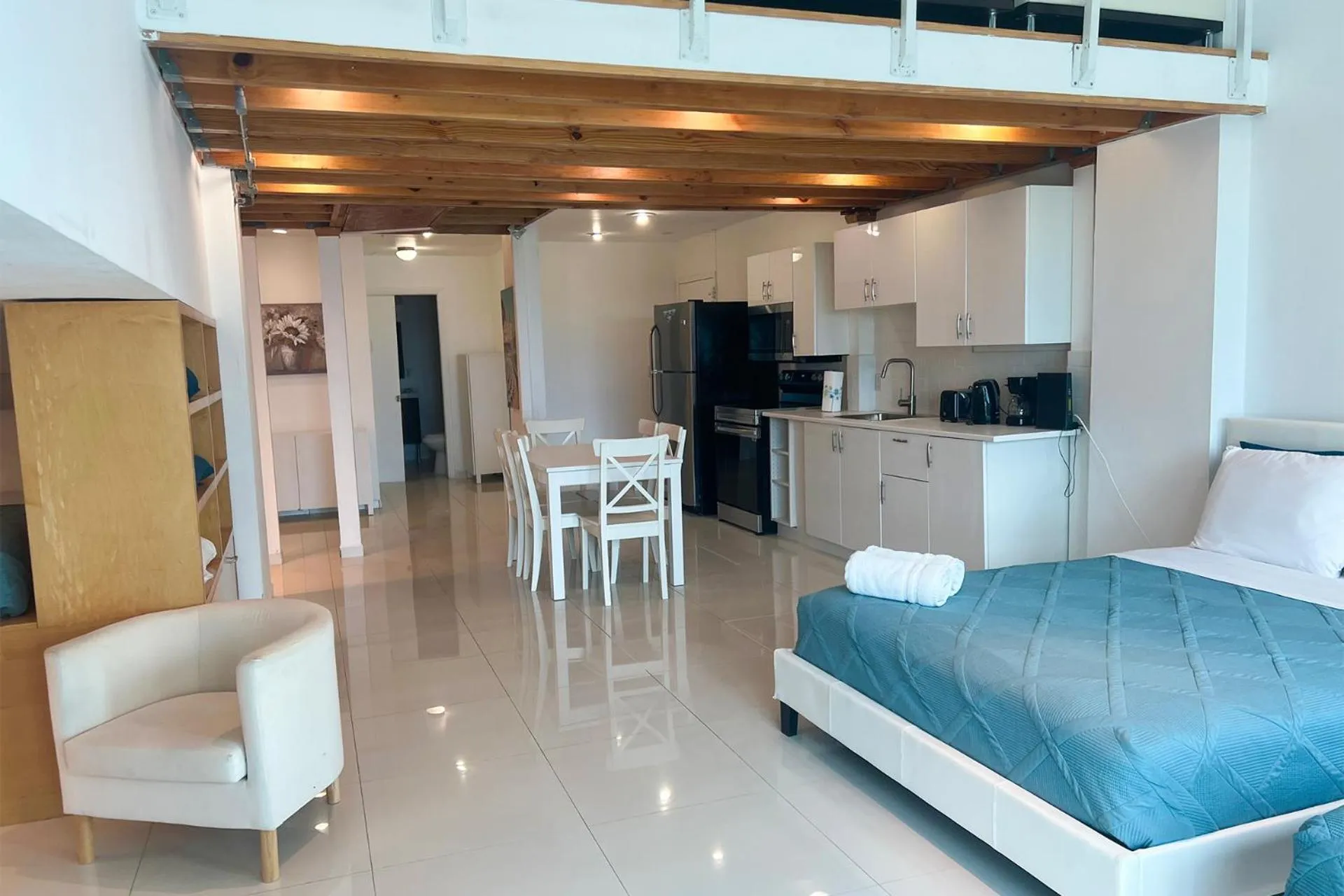 Bed in Miami Beach Apartments by MiaRentals