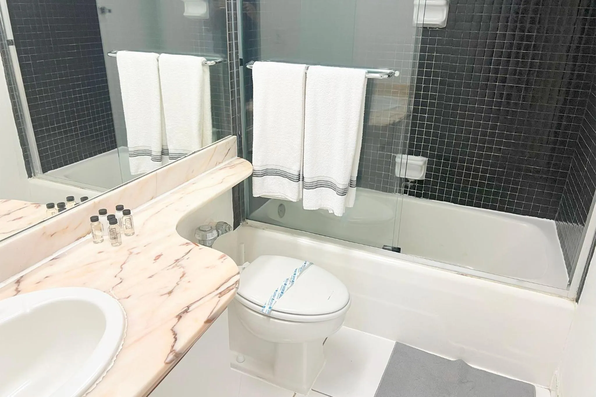 Miami Beach Apartments by MiaRentals