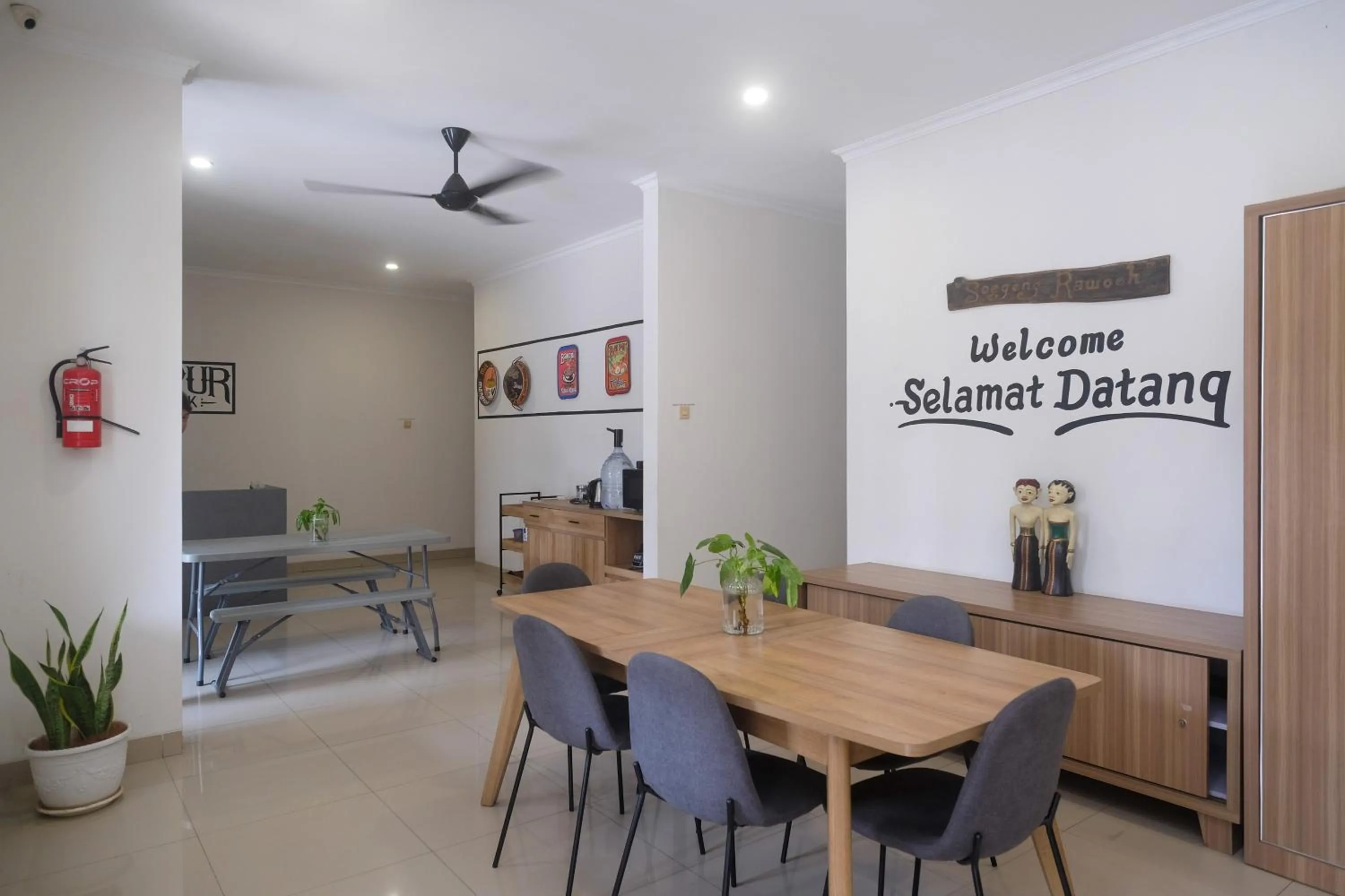 Lobby or reception in RedDoorz near Stasiun Solo Balapan 3