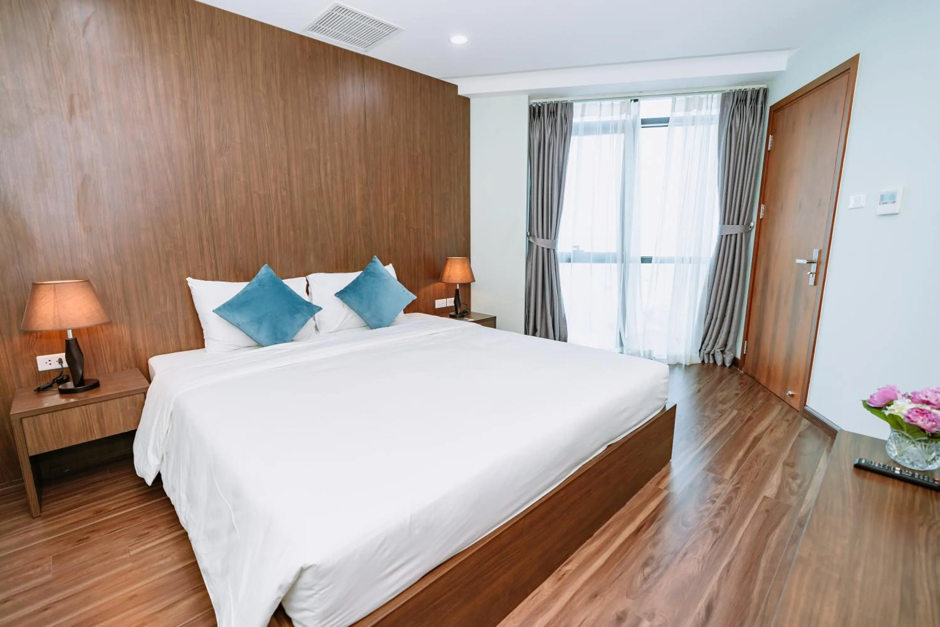 Bedroom, Bed in Legend Westlake Hotel