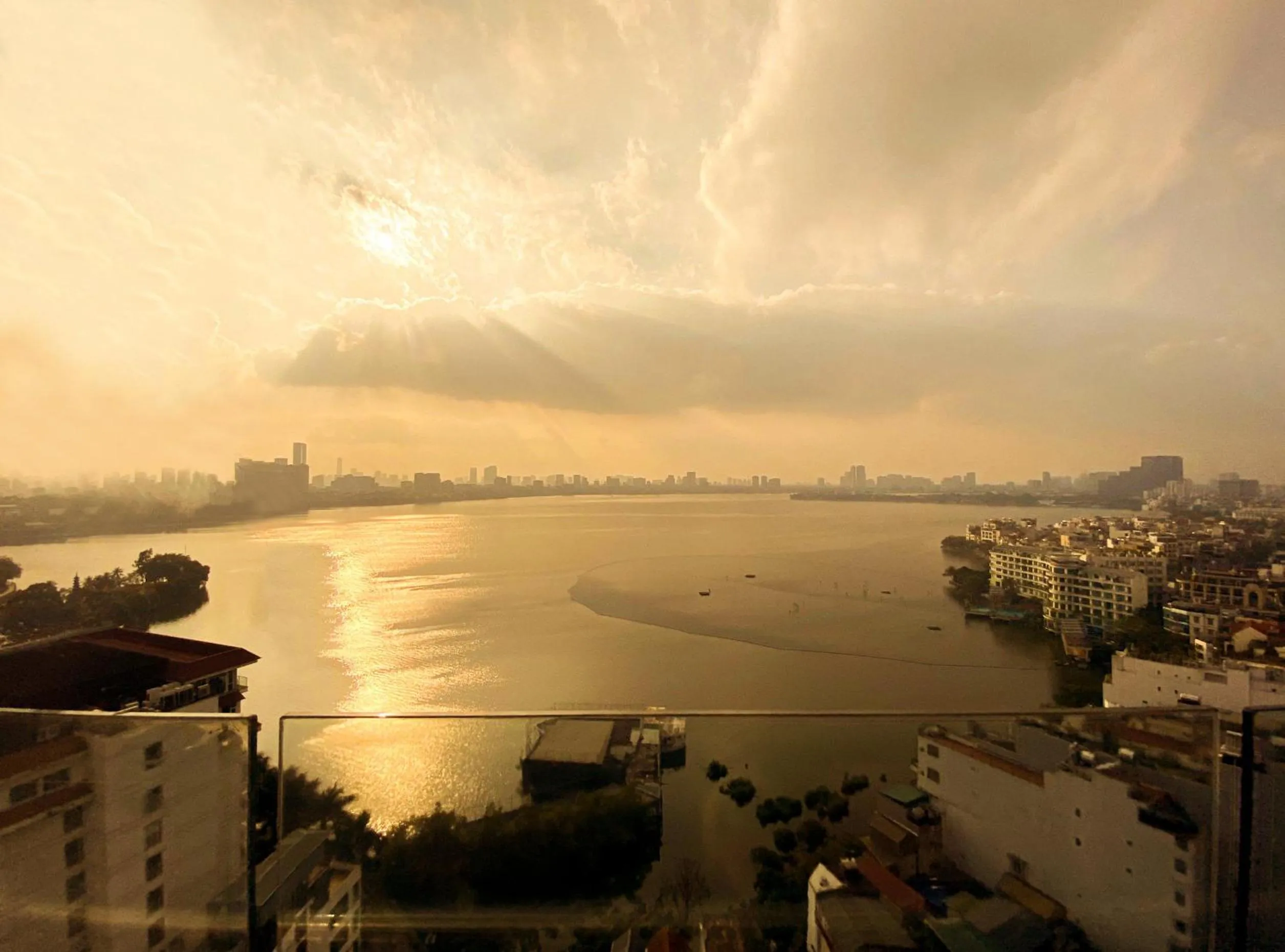 Lake view in Legend Westlake Hotel