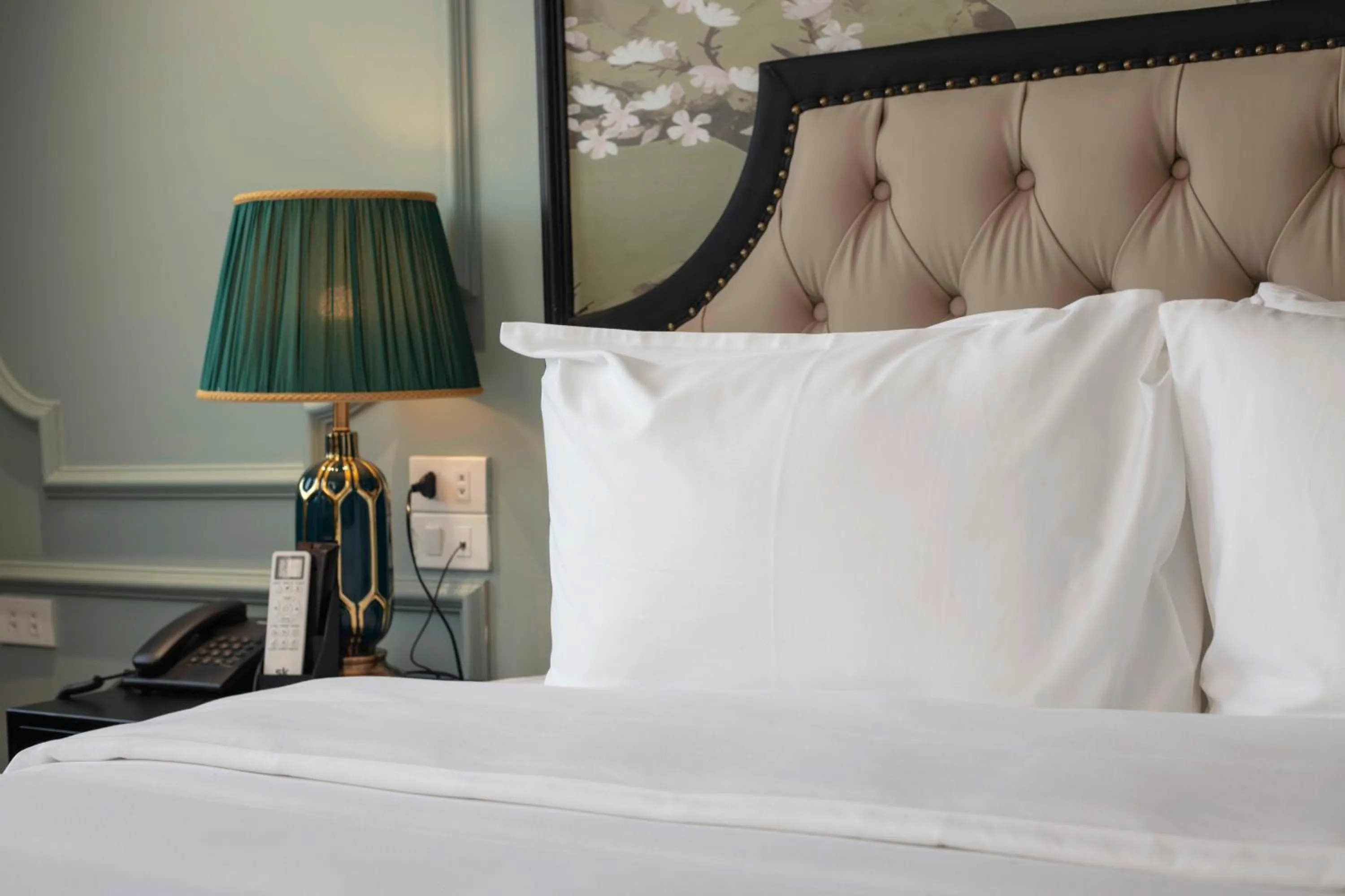 Bedroom, Bed in Madelise Amica Hotel and Travel