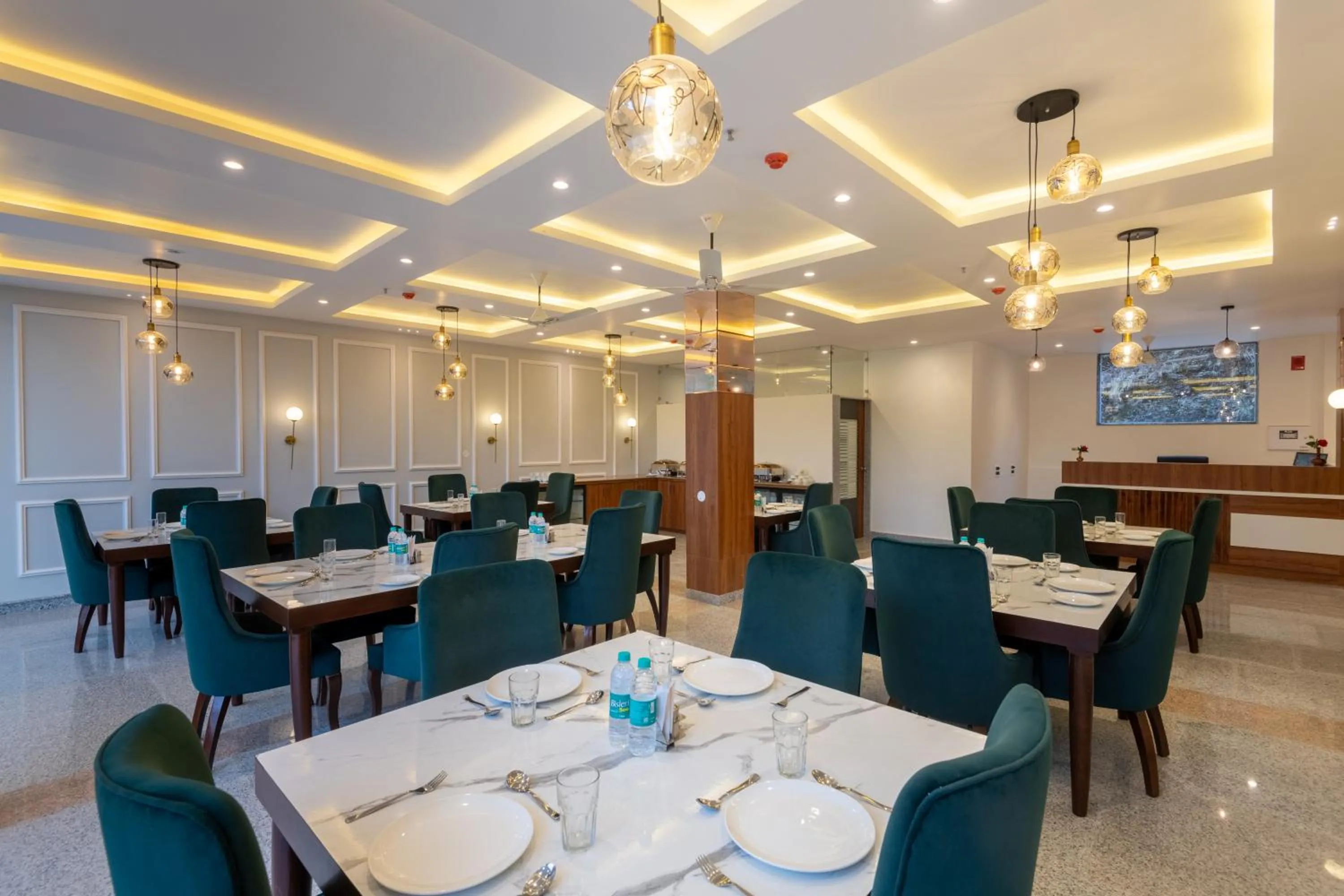 Restaurant/places to eat in The Chail Resort, Chail