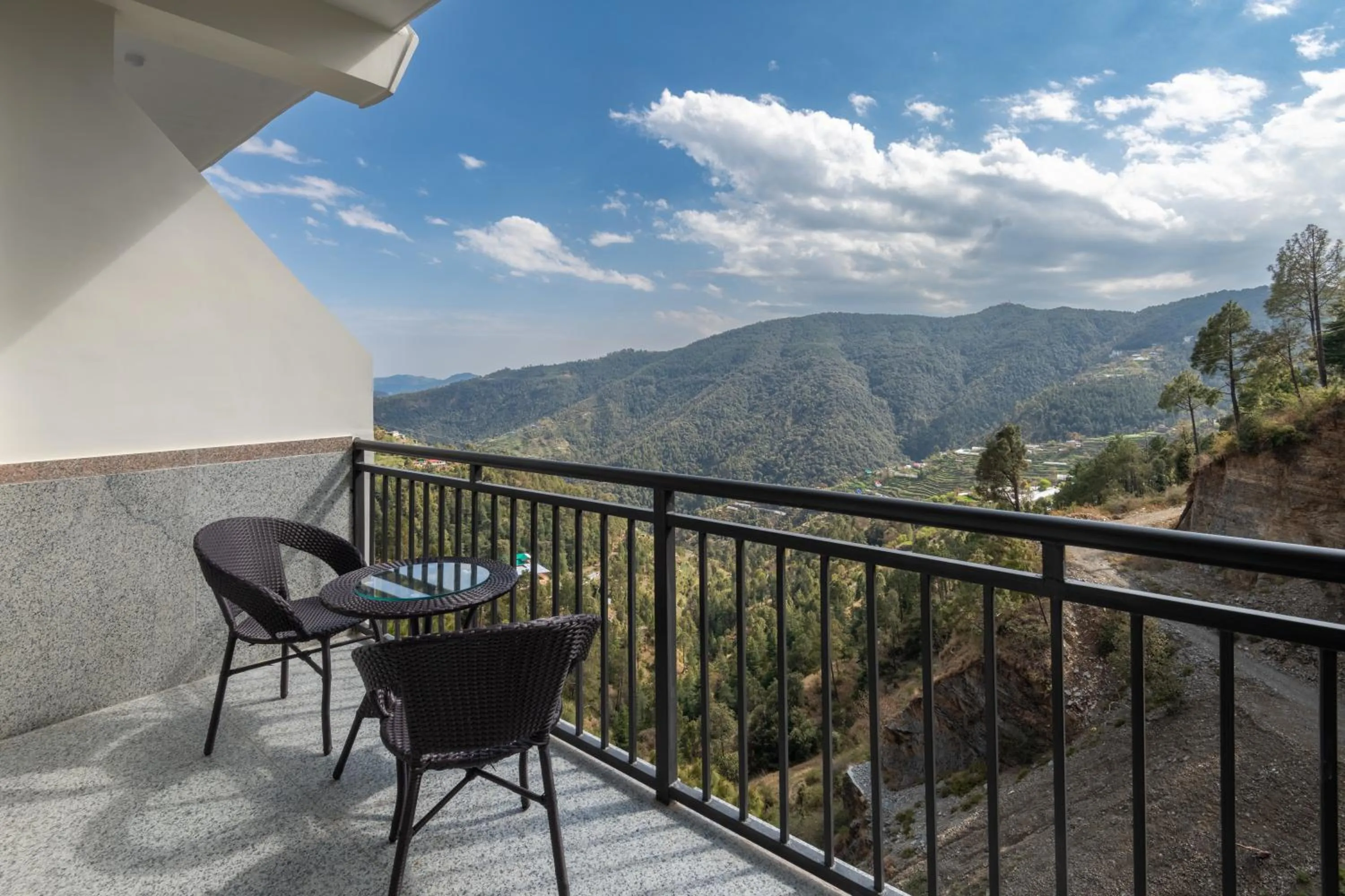 Balcony/Terrace in The Chail Resort, Chail