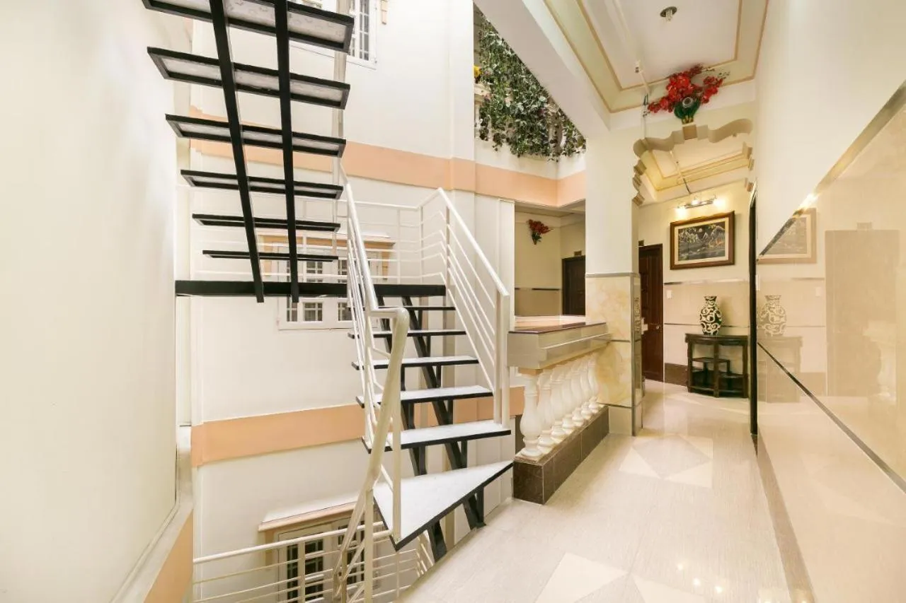 Tan Dat Hoa Hotel & Massage