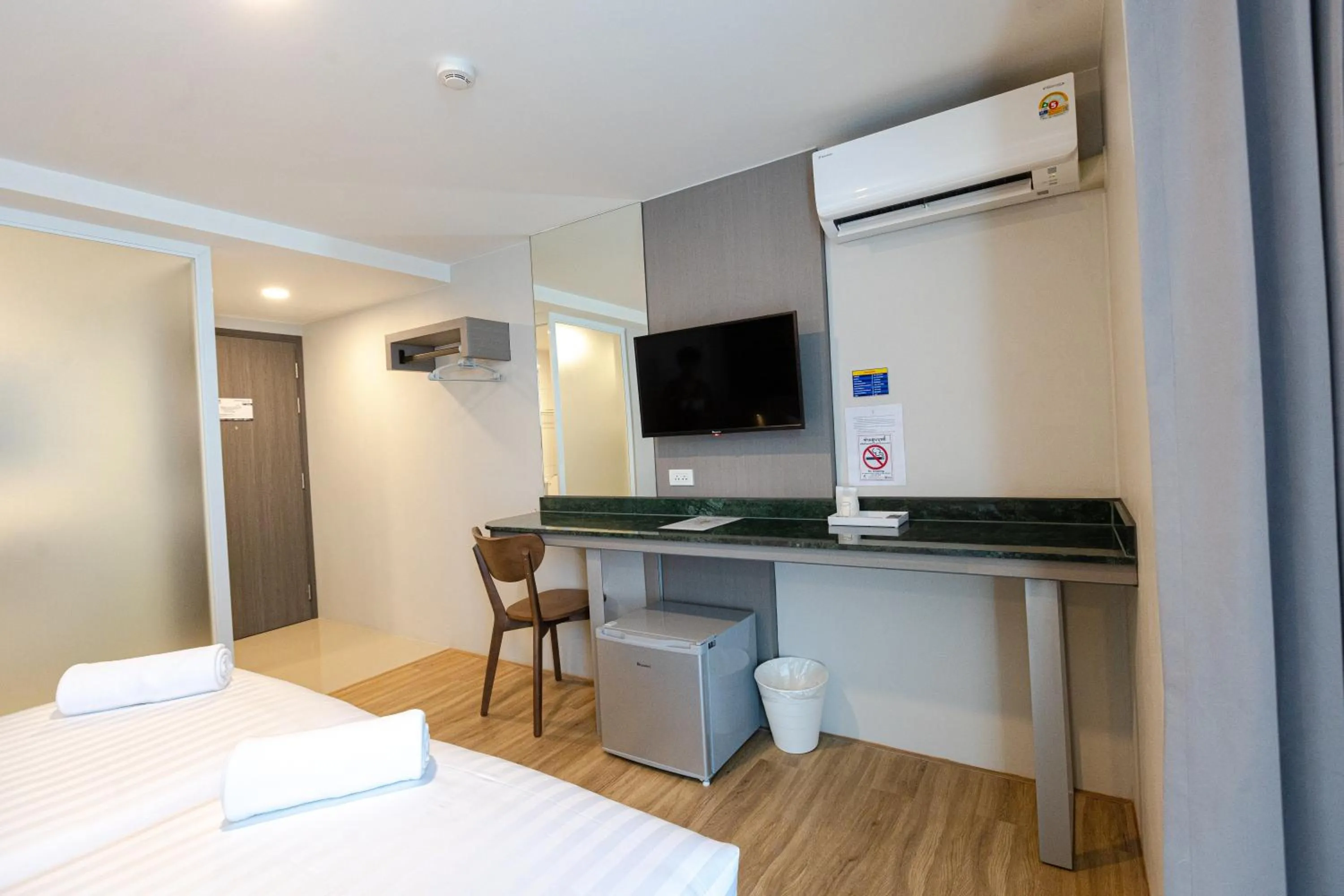 TV and multimedia, Bed in วัน บัดเจท ตาก แม่สอด One Budget Hotel Tak Maesot