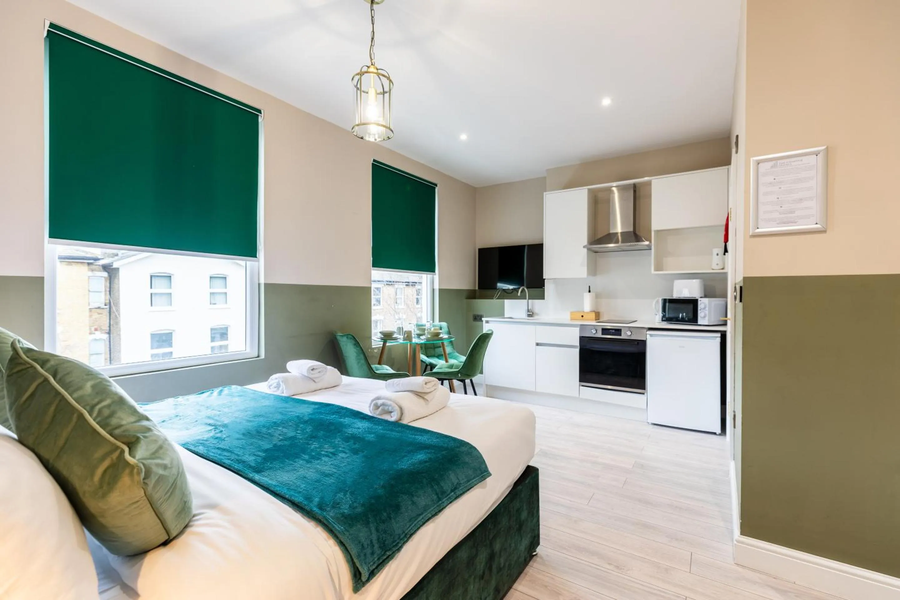 Kitchen or kitchenette, Bed in The Chapter Hotels - Finsbury Park