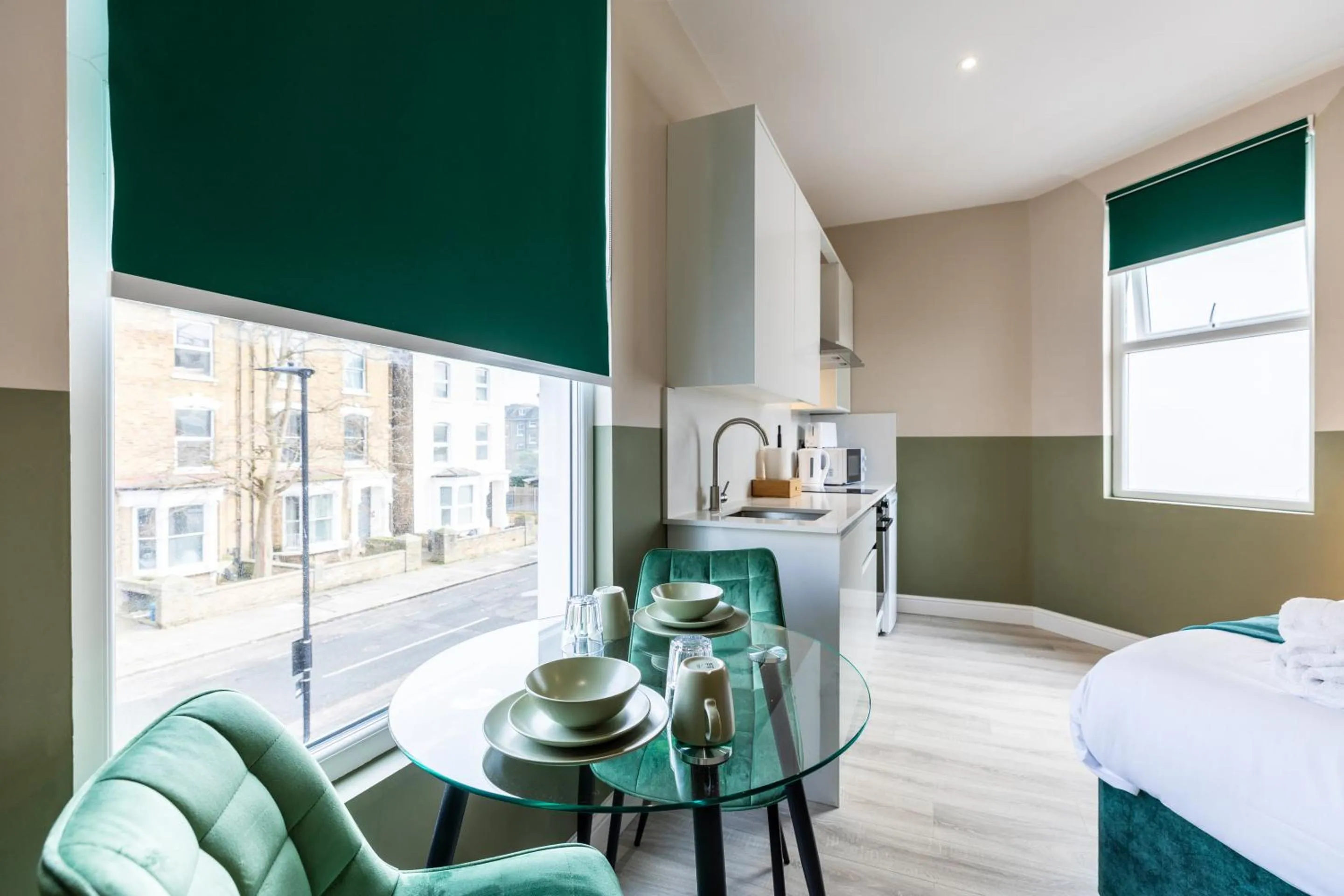 Dining area, Bed in The Chapter Hotels - Finsbury Park