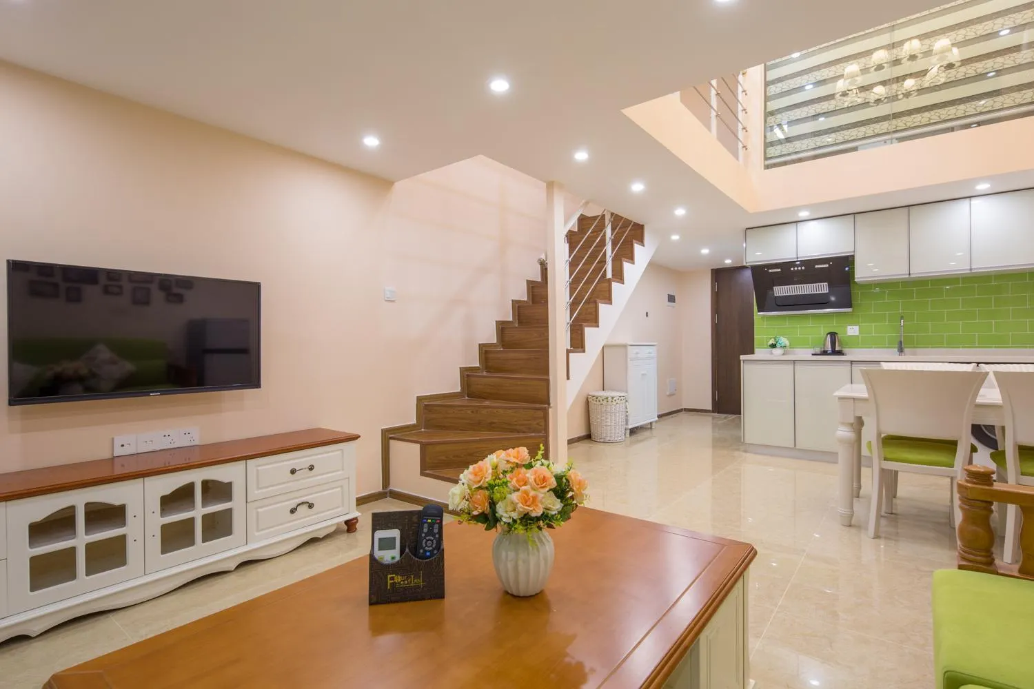 TV and multimedia in Serveyou International Apartment - Free Airport Pickup Service & Free Canton Fair Shuttle Bus