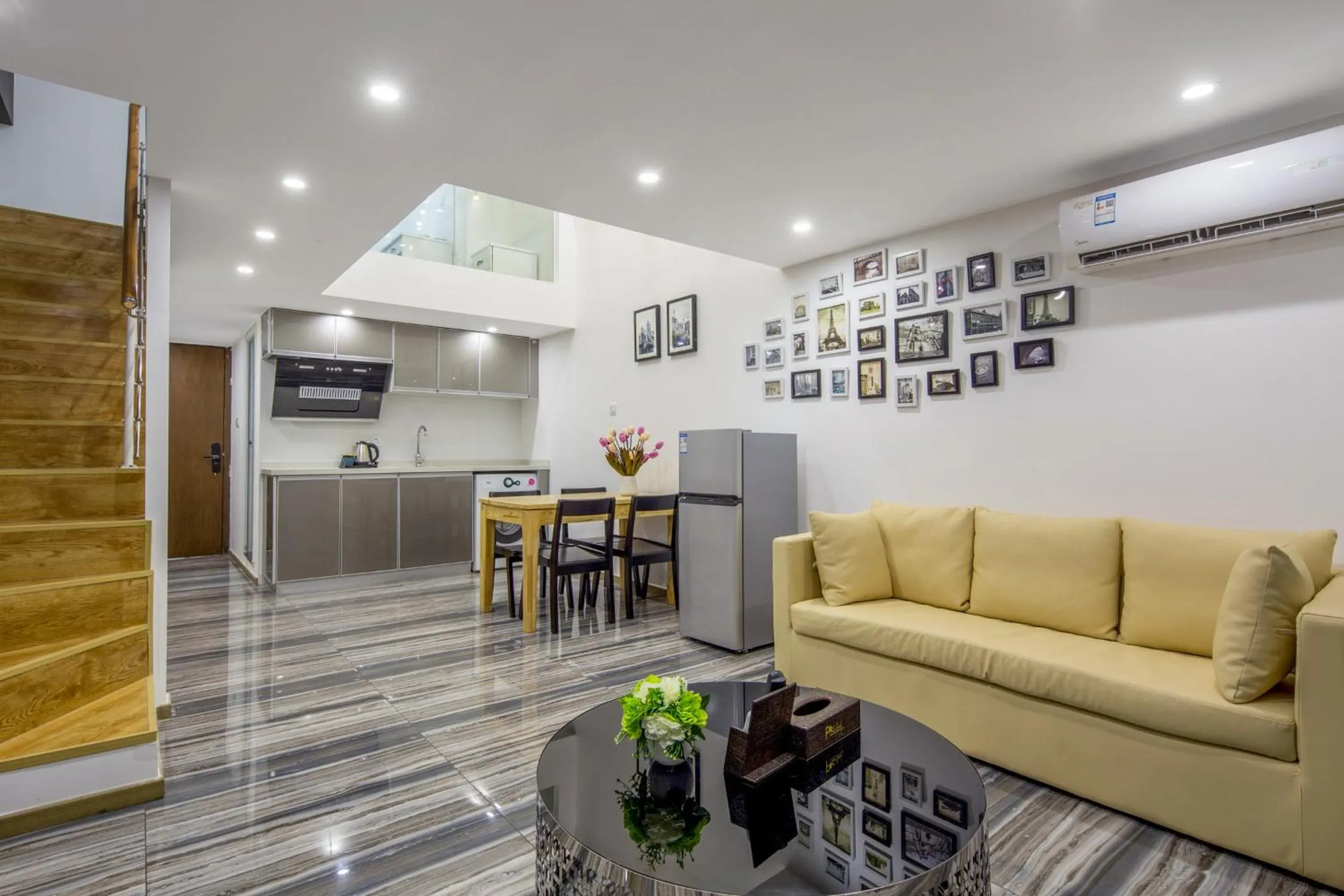 Living room in Serveyou International Apartment - Free Airport Pickup Service & Free Canton Fair Shuttle Bus