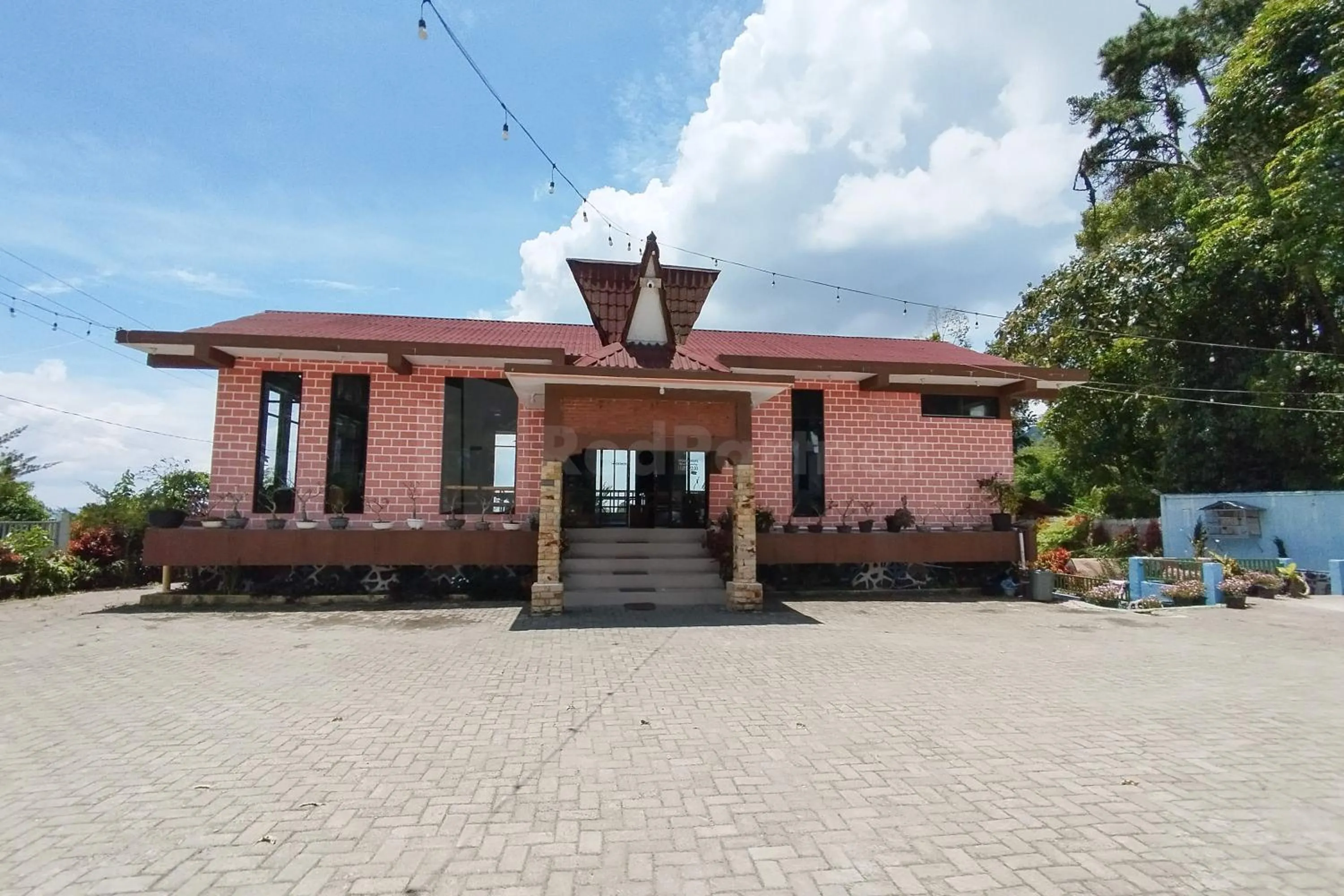 AS Resto,Café & Hotel Mitra RedDoorz