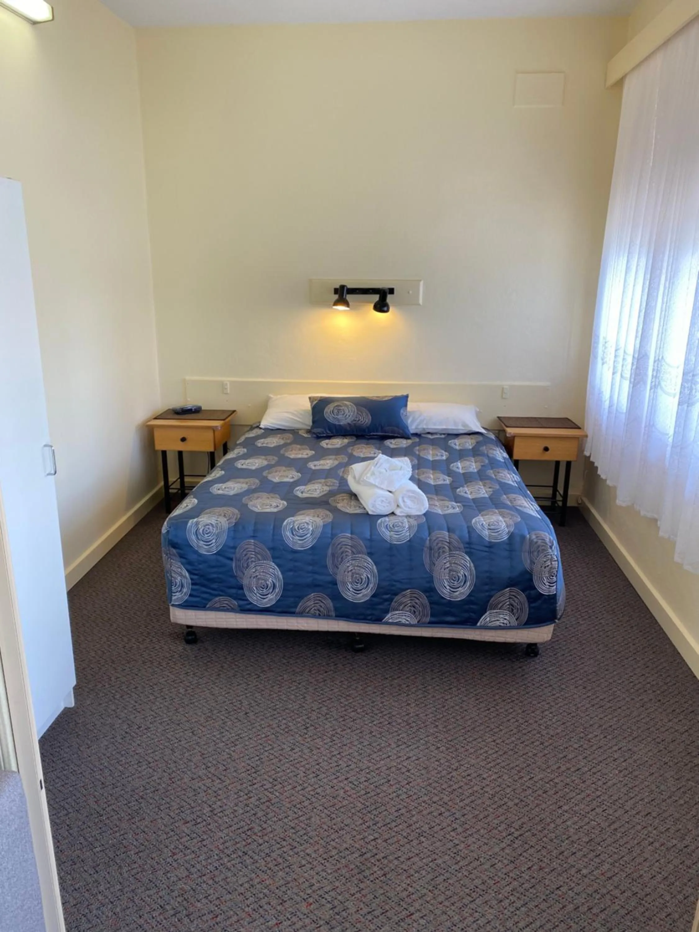 Bed in Paddle Steamer Motel