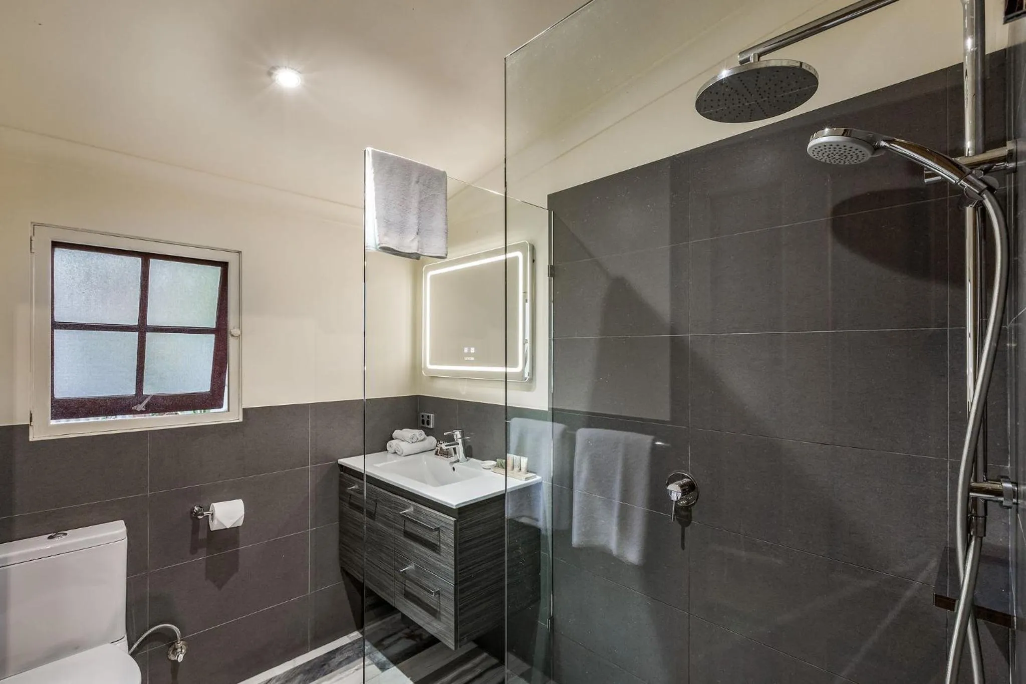 Bathroom in Yallingup Lodge Spa Retreat