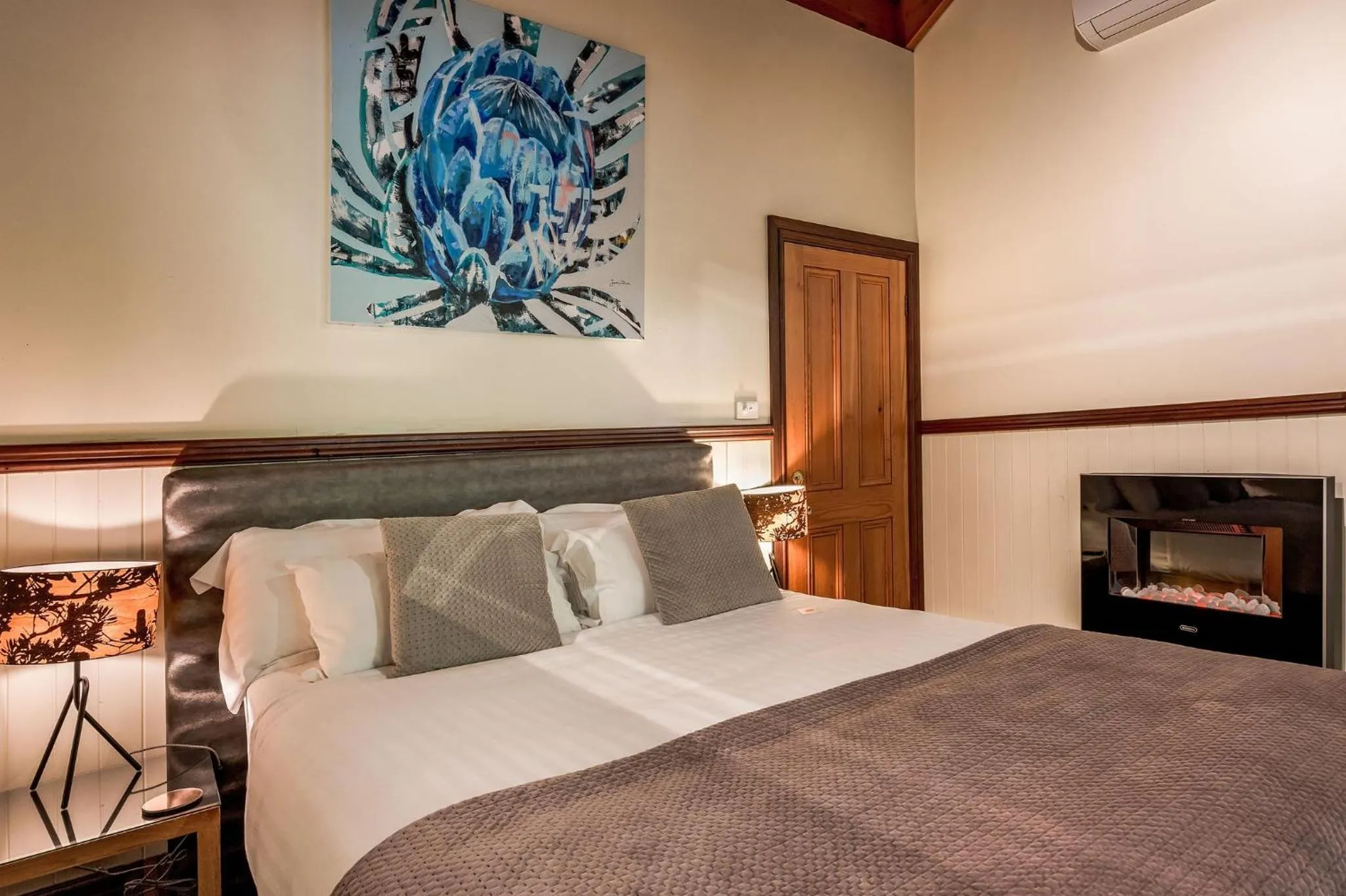 Bed in Yallingup Lodge Spa Retreat