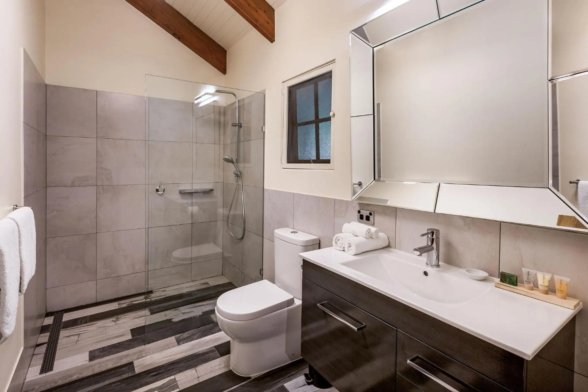Bathroom in Yallingup Lodge Spa Retreat