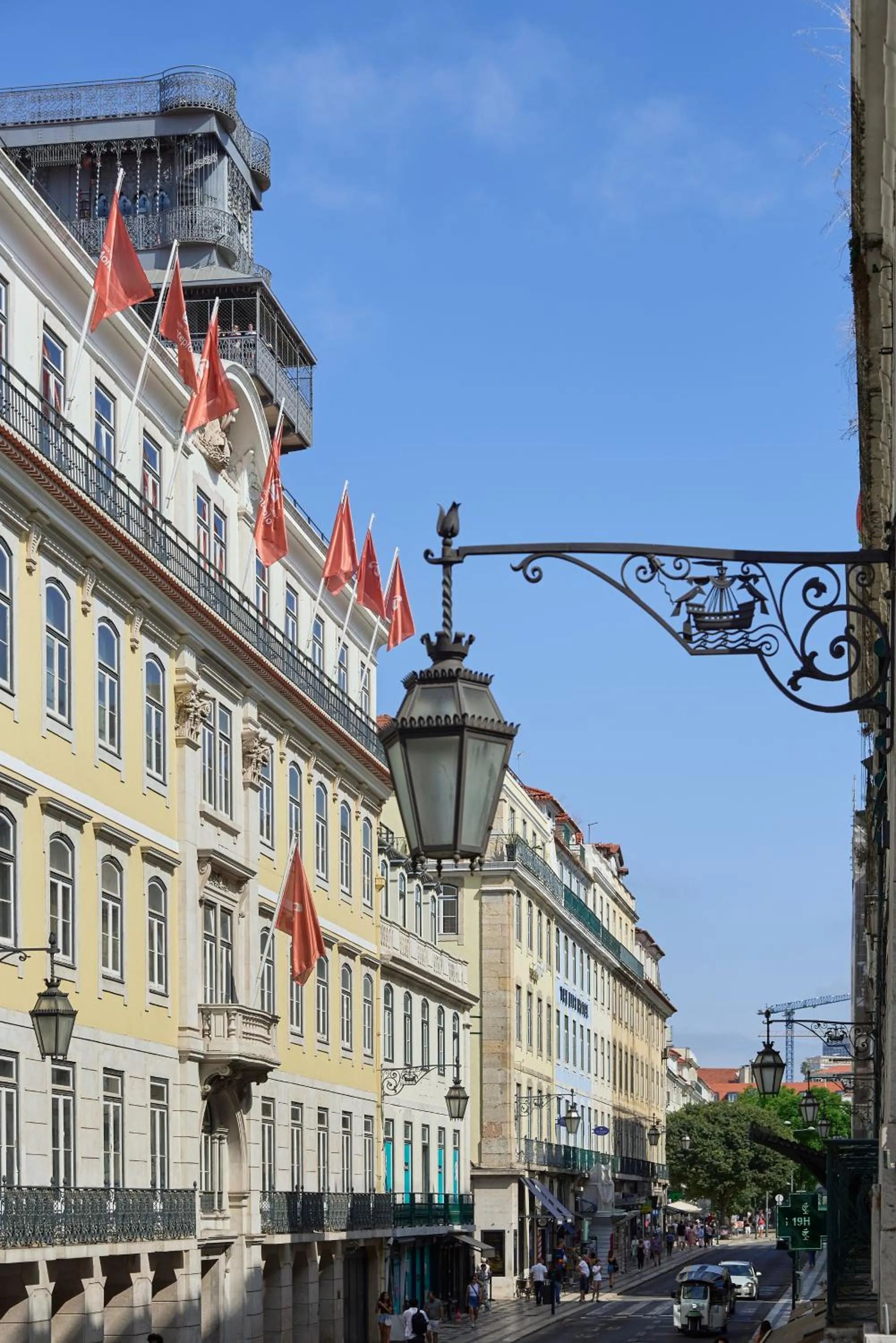 Street view in Hotel Moon & Sun Lisboa