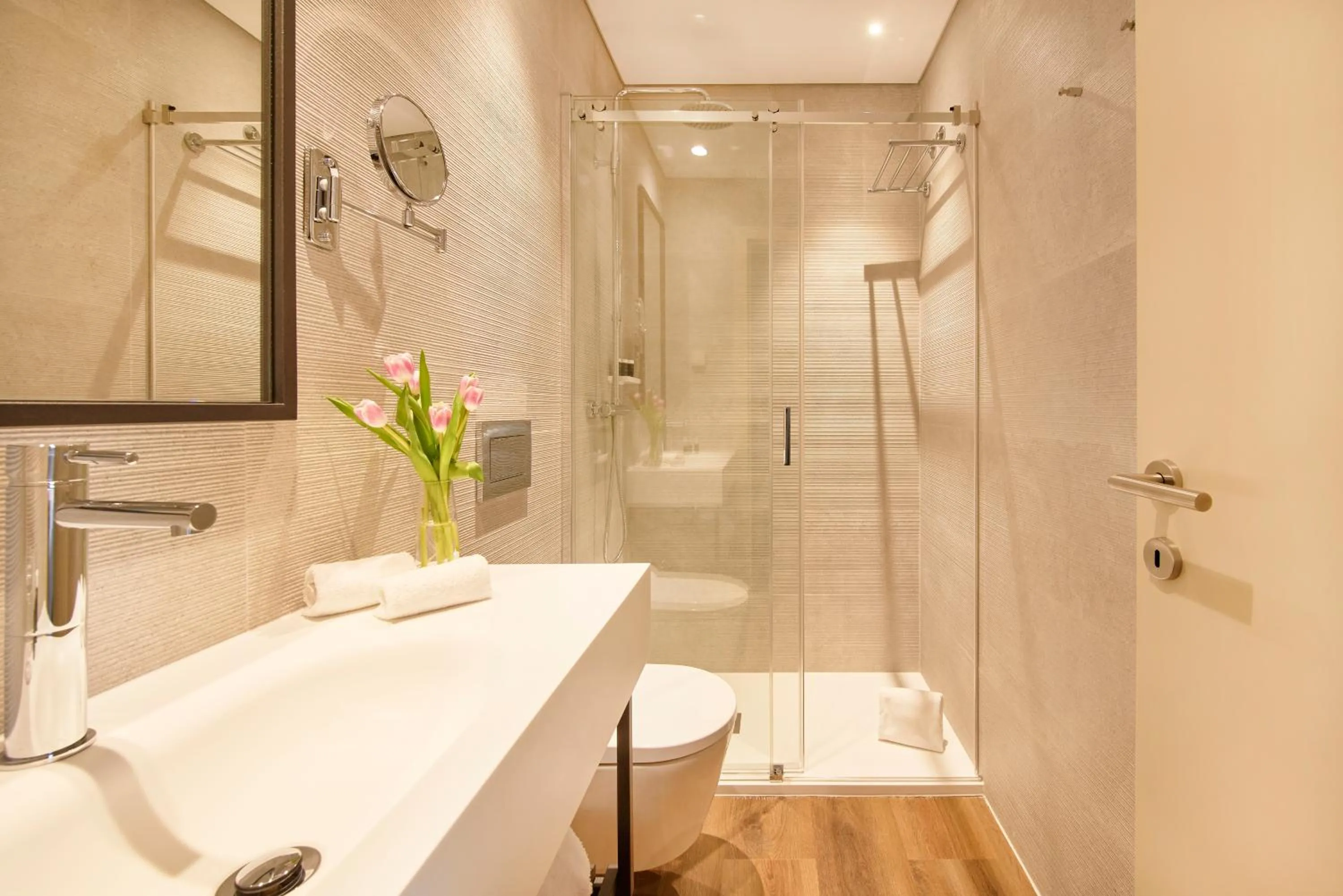 Toilet in Hotel Moon & Sun Lisboa