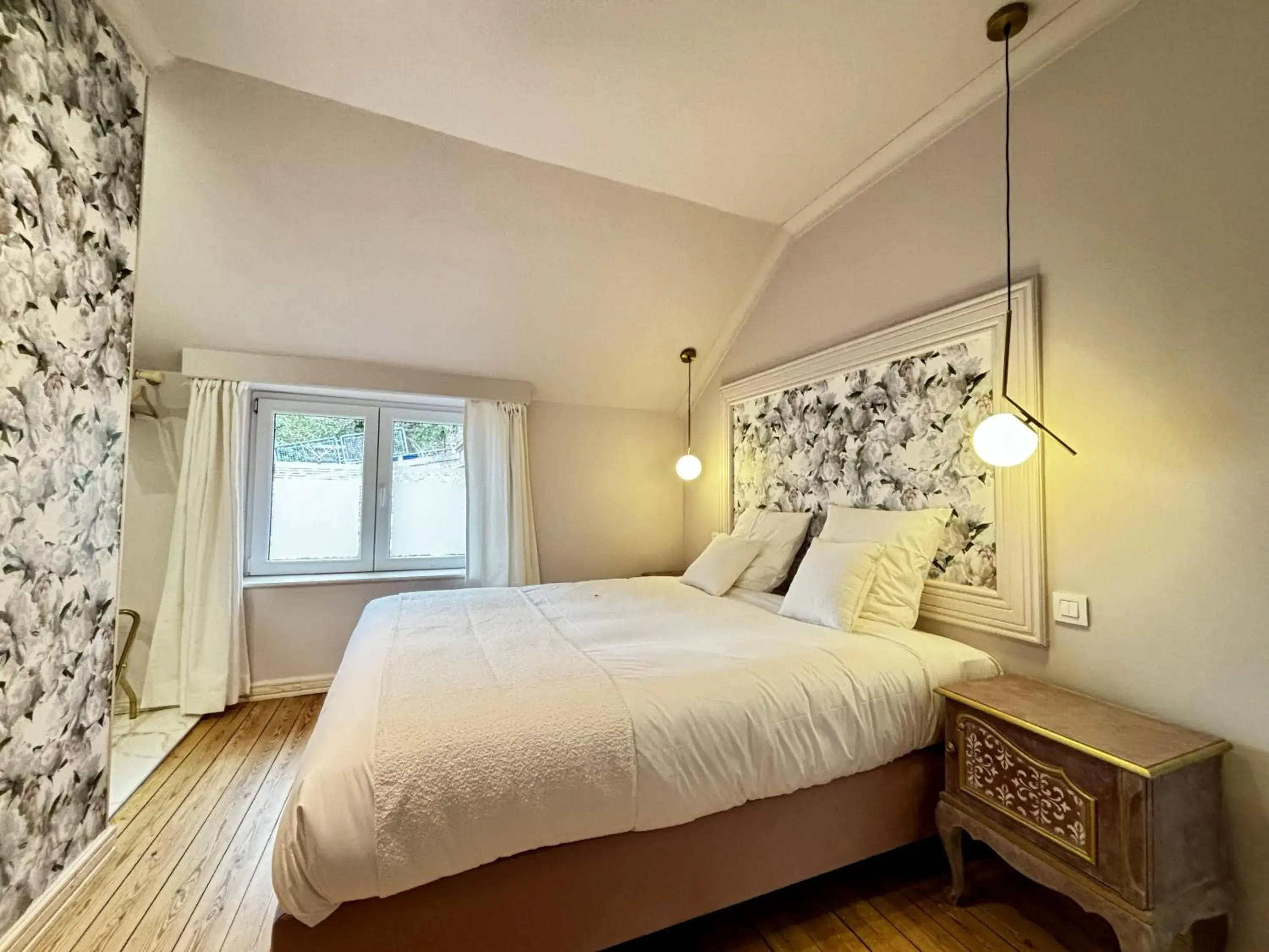 Deluxe Double Room in Maison du Roi Deluxe Double Room in Maison du Roi