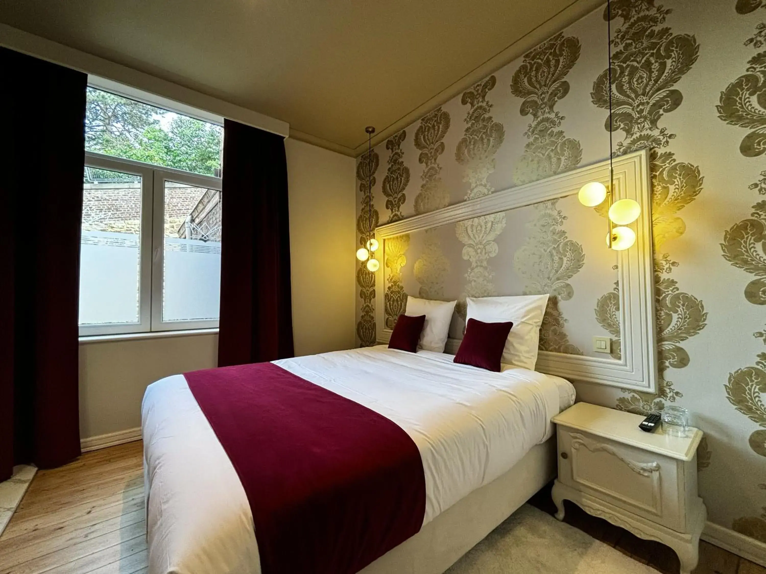 Superior Double Room in Maison du Roi Superior Double Room in Maison du Roi