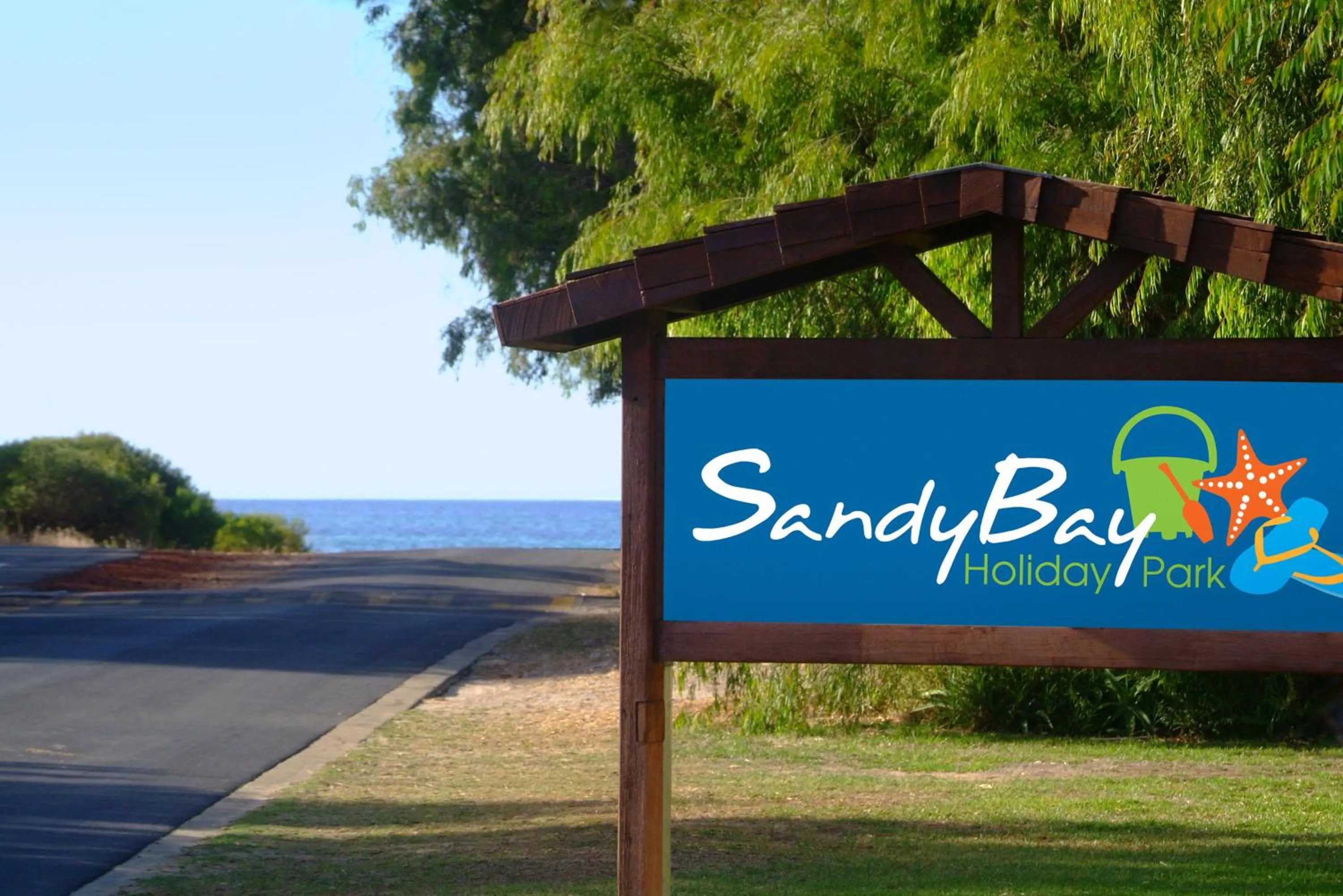 Facade/entrance in Sandy Bay Holiday Park