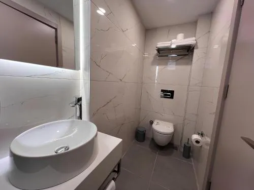 ROİ HOTEL İZMiR