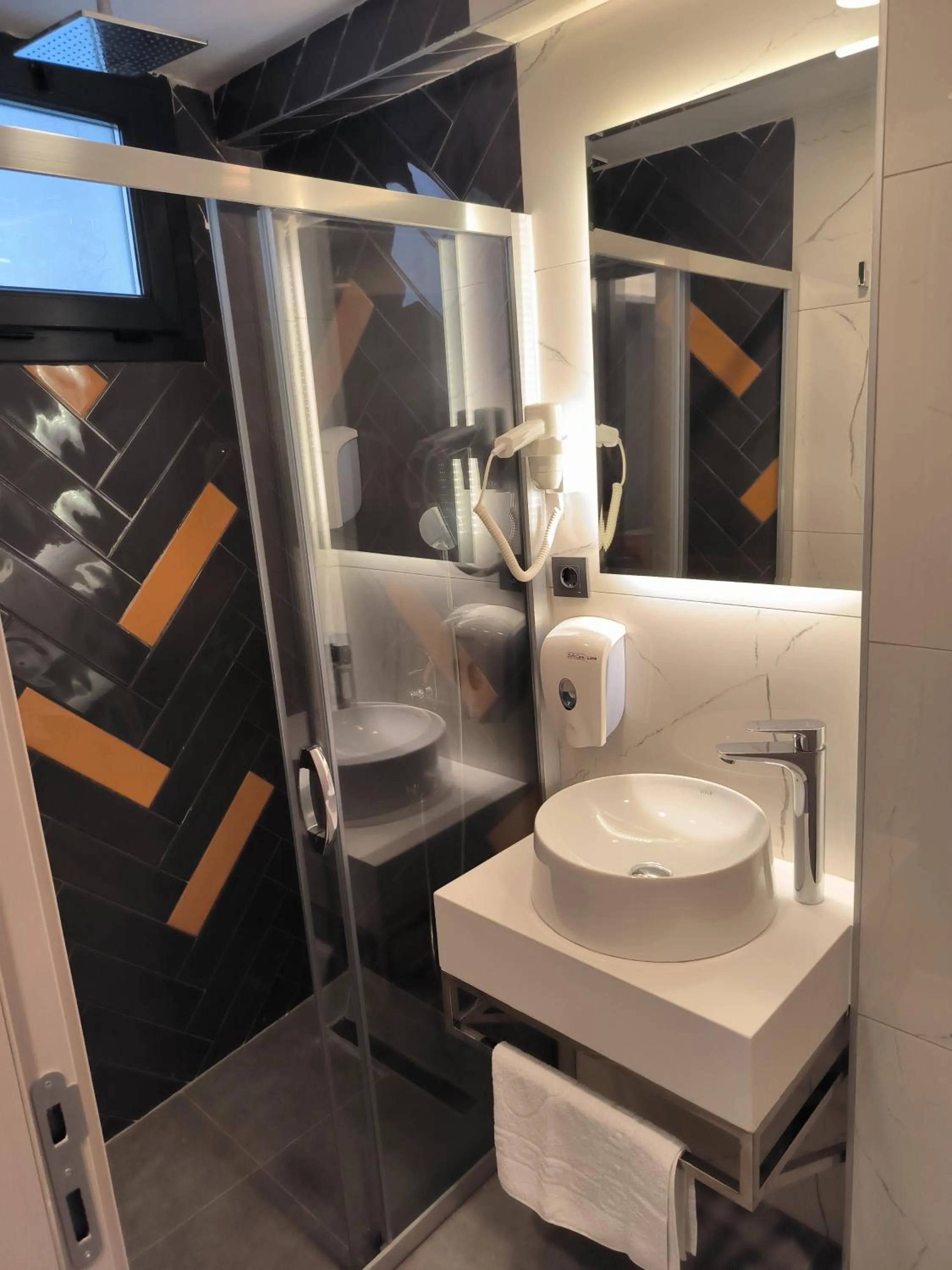 Toilet in ROİ HOTEL İZMiR